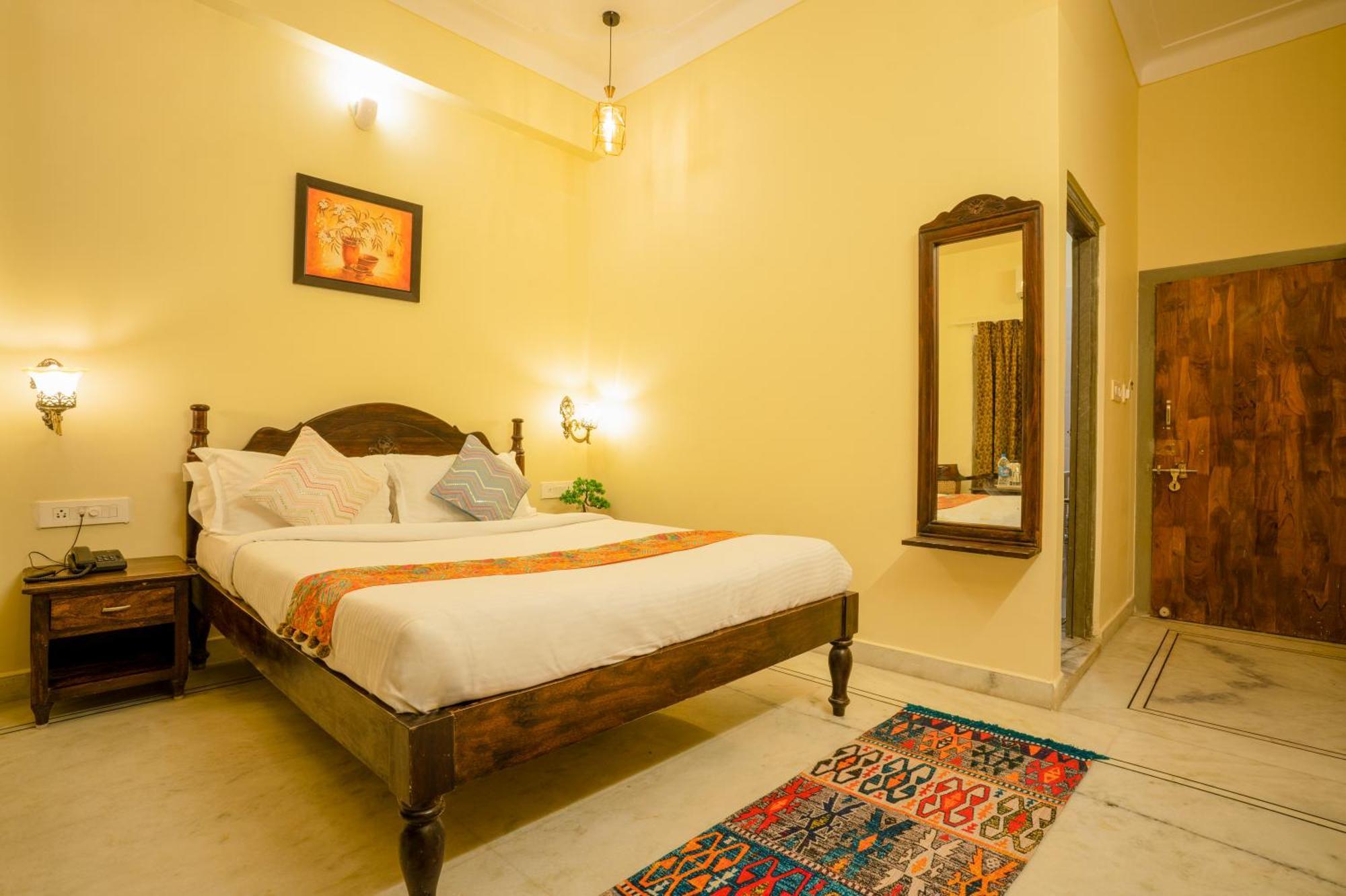 Hotel Tripli Shiv *