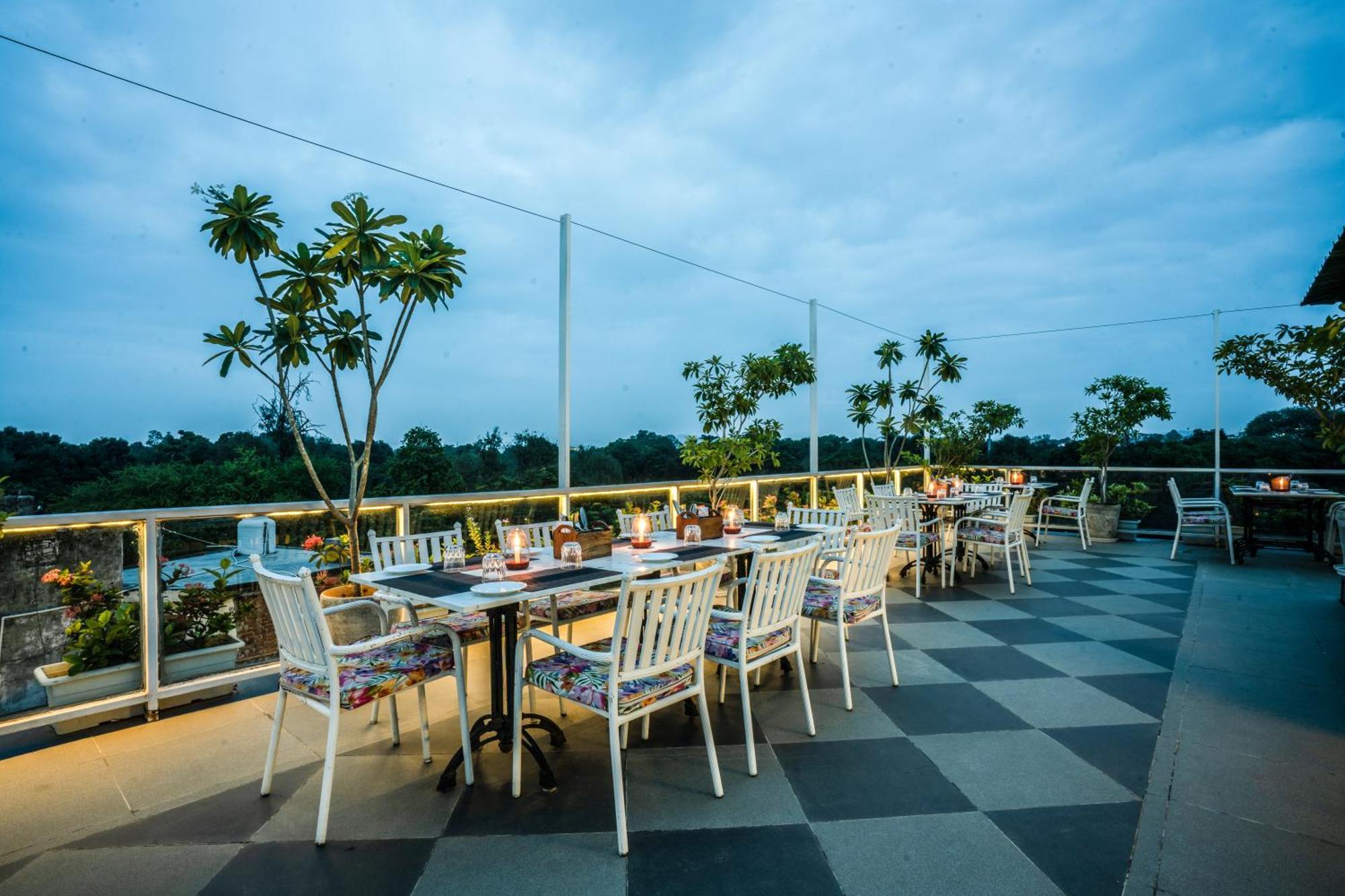Hotel Tripli Shiv
