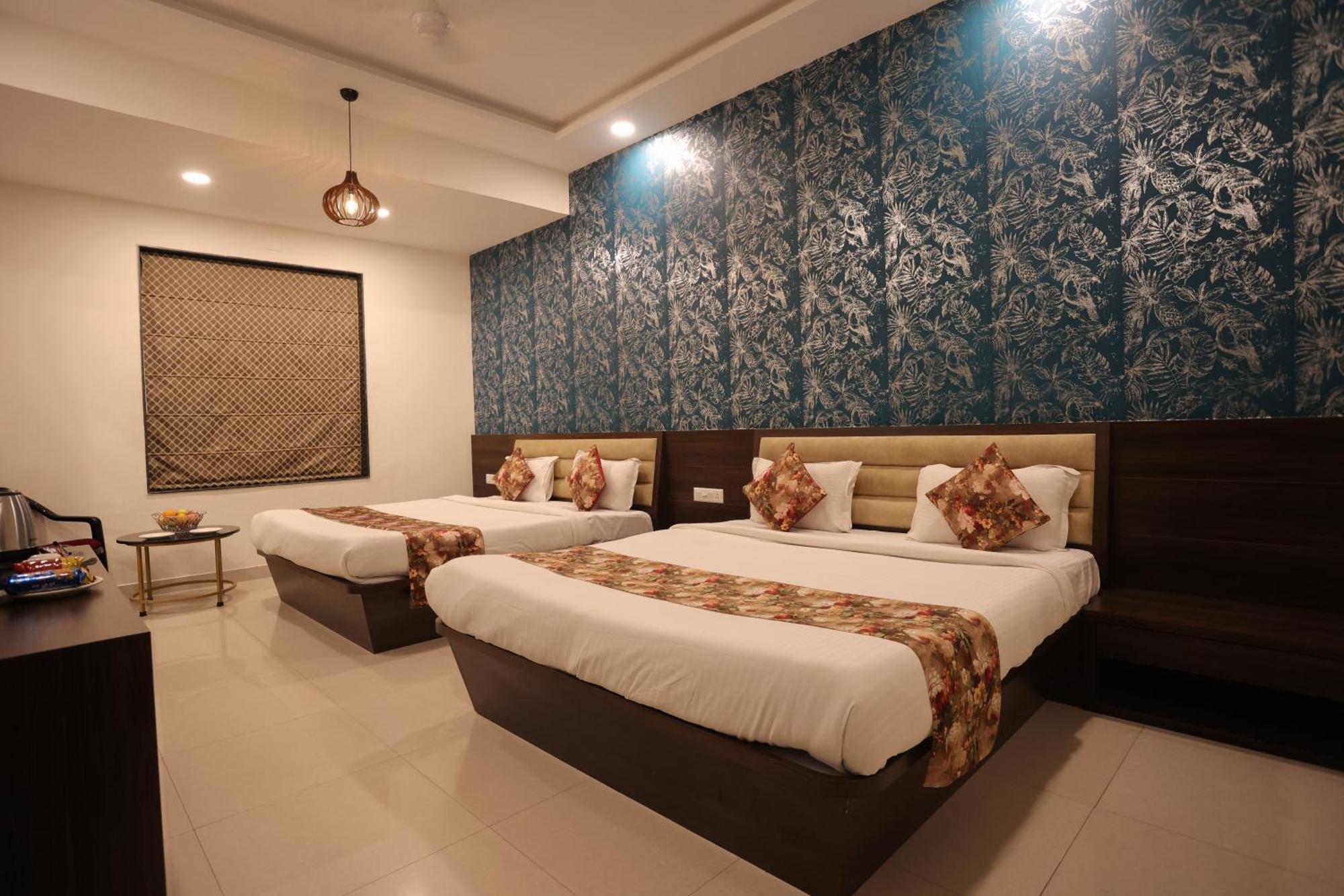 Hotel Bhairav Bagh With Swimming Pool 3*