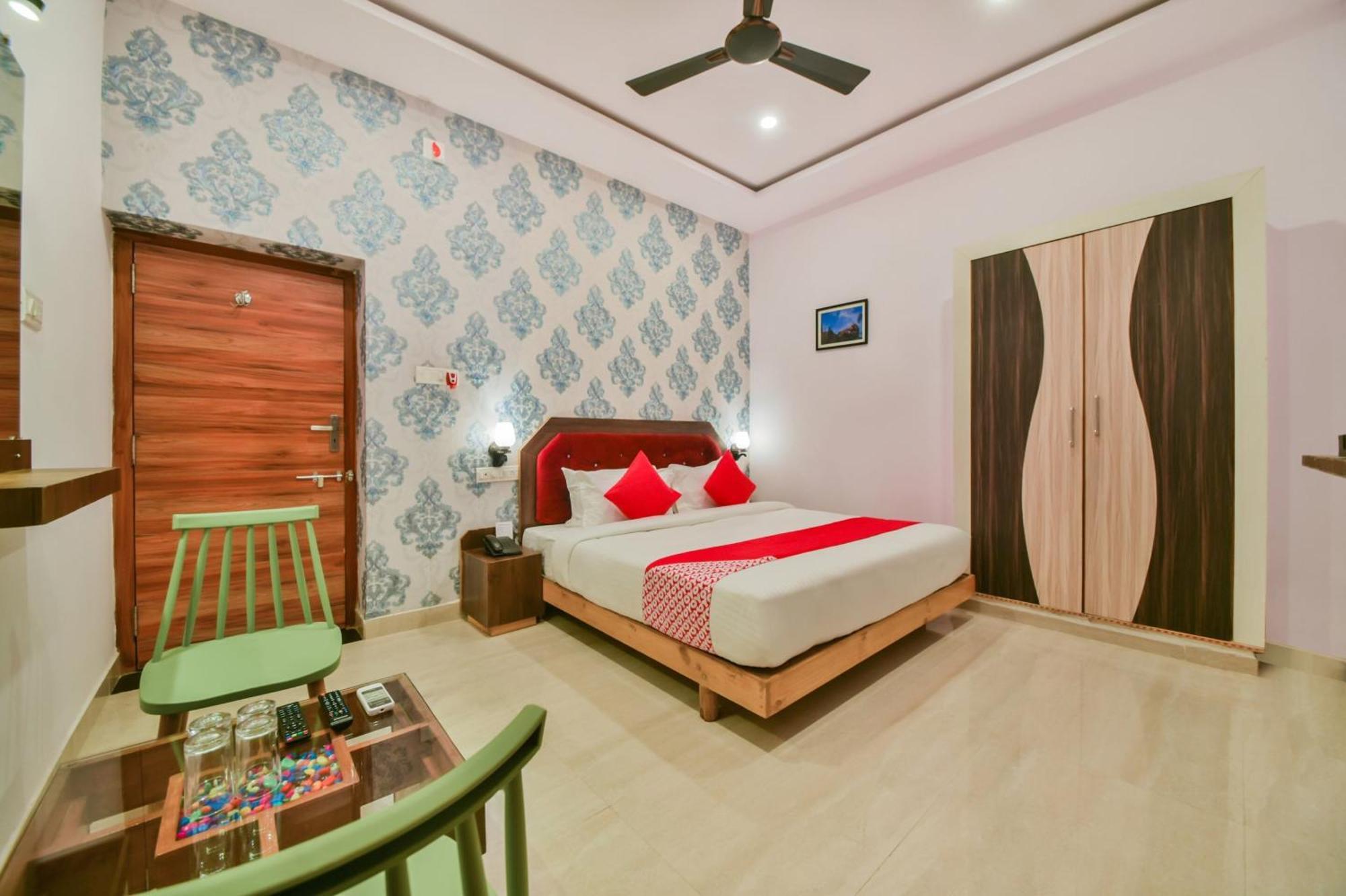 Oyo Flagship 40796 Banjara Luxury