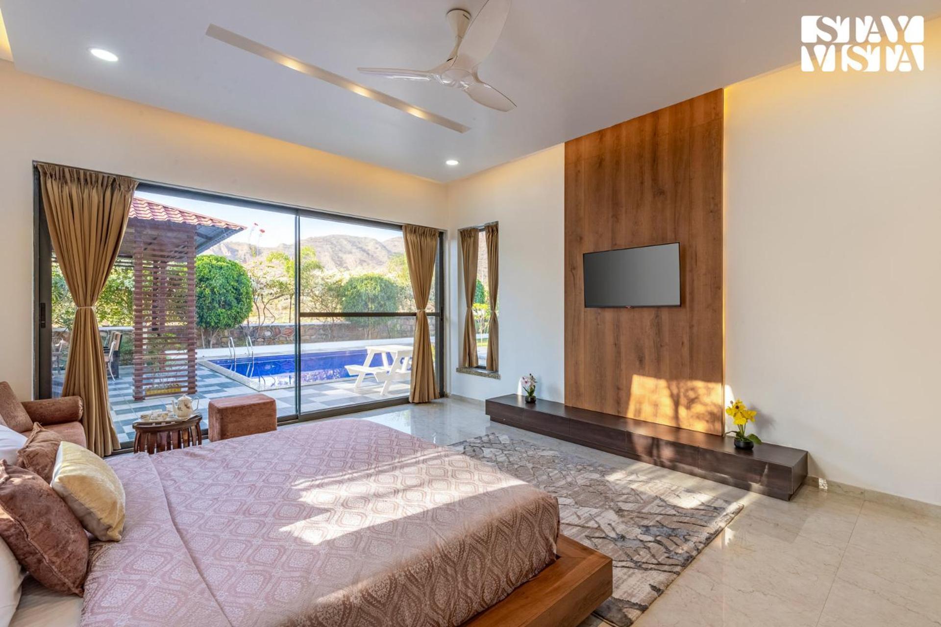 Stayvista's Bella Dream - Mountain-view With Outdoor Pool, Lawn Featuring A Gazebo & Indoor Games Villa *