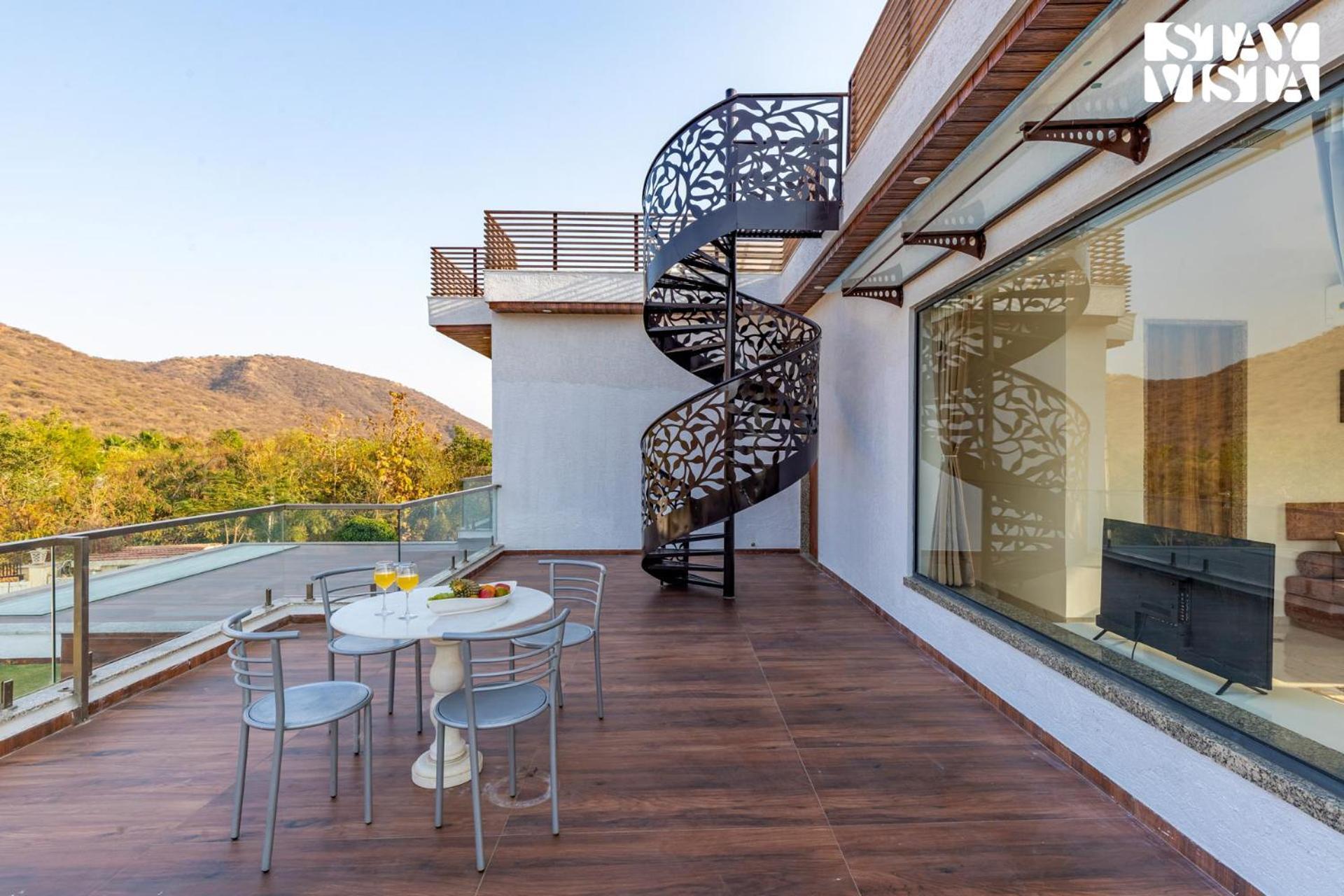 Villa Stayvista's Bella Dream - Mountain-view With Outdoor Pool, Lawn Featuring A Gazebo & Indoor Games Udaipur