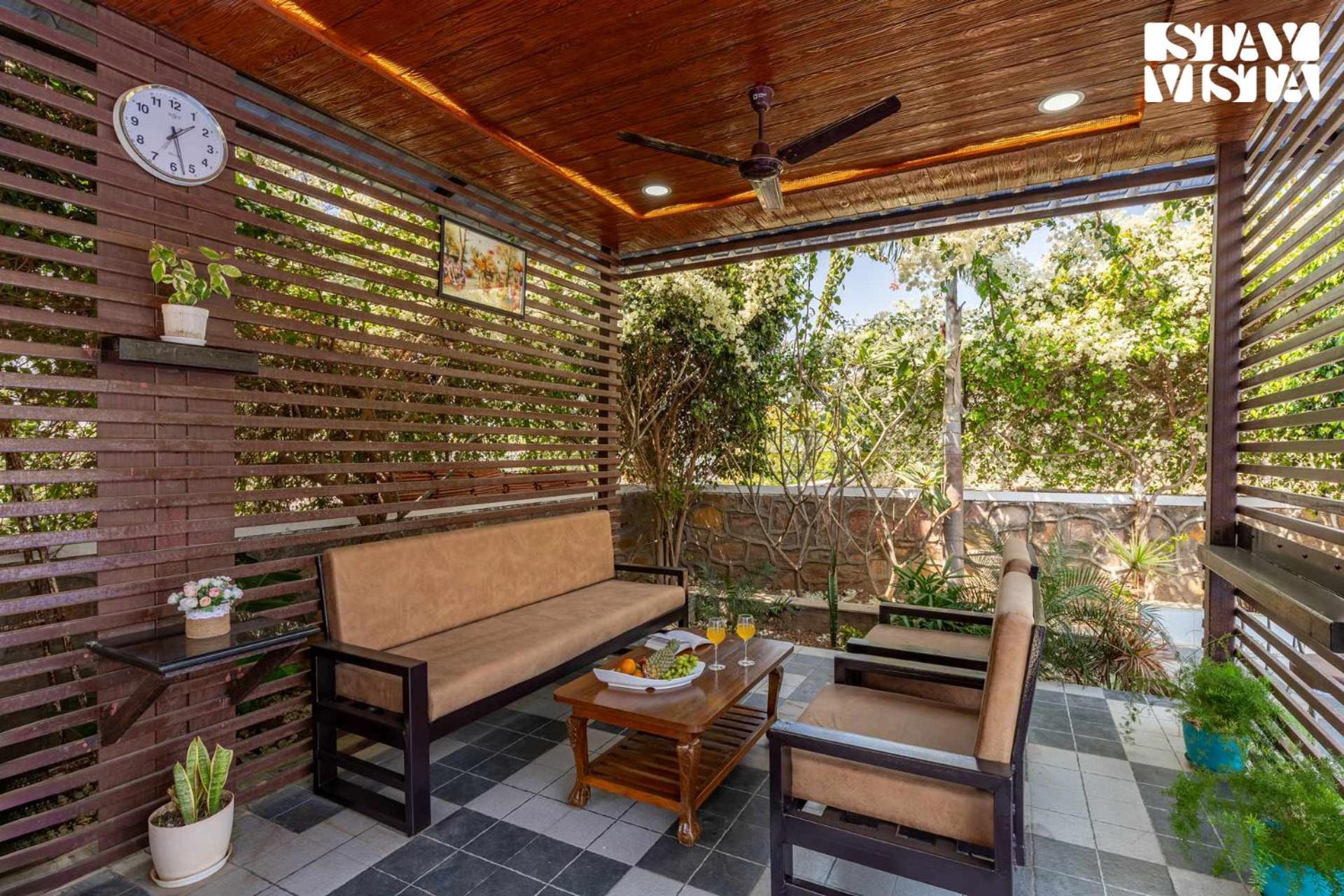 Stayvista's Bella Dream - Mountain-view With Outdoor Pool, Lawn Featuring A Gazebo & Indoor Games * Udaipur
