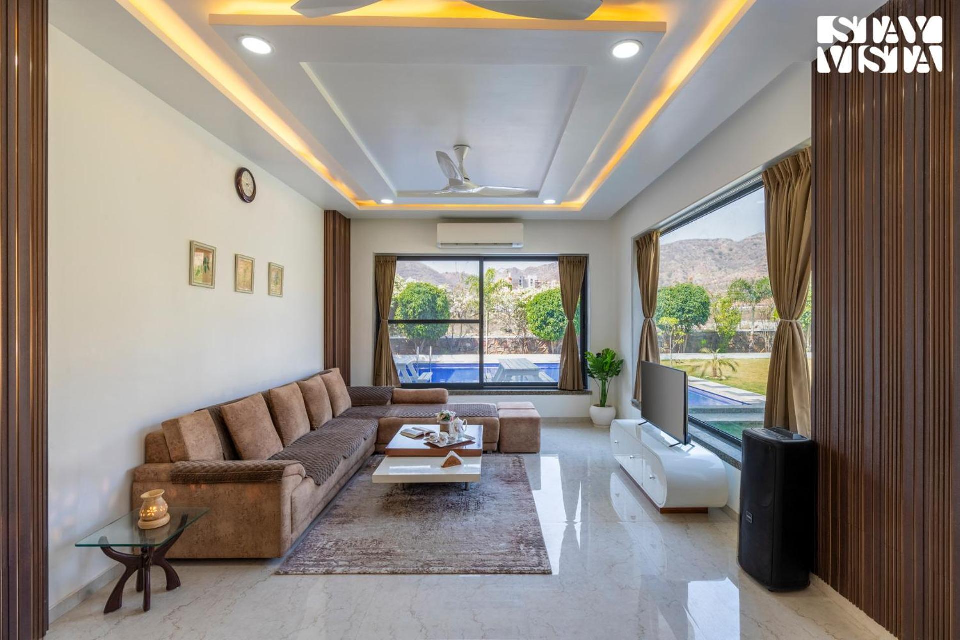 Stayvista's Bella Dream - Mountain-view With Outdoor Pool, Lawn Featuring A Gazebo & Indoor Games Villa *