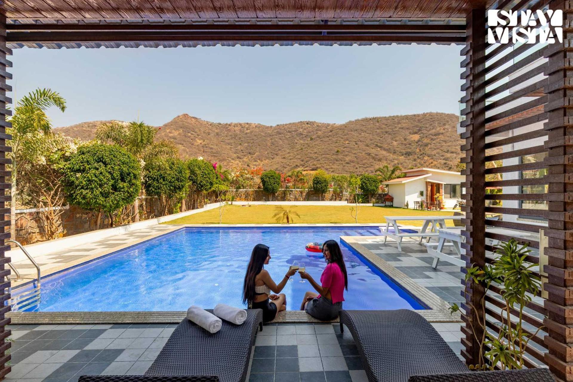 Stayvista's Bella Dream - Mountain-view With Outdoor Pool, Lawn Featuring A Gazebo & Indoor Games *