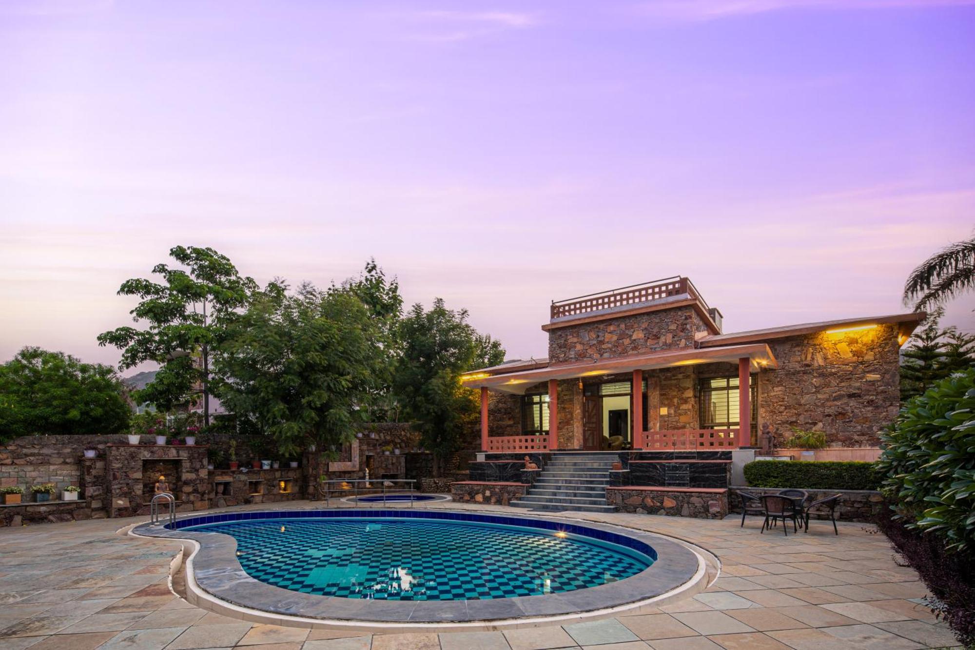 Villa Wild Orchid: Hillside With Pool And Gazebo Udaipur
