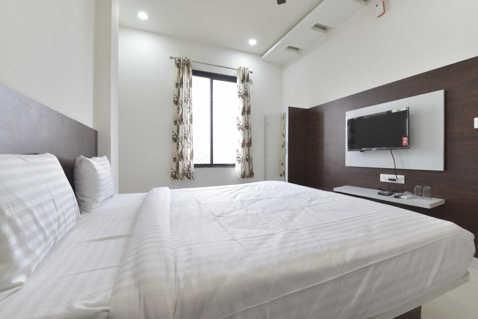 Collection O 83988 Clear Sky Hotel