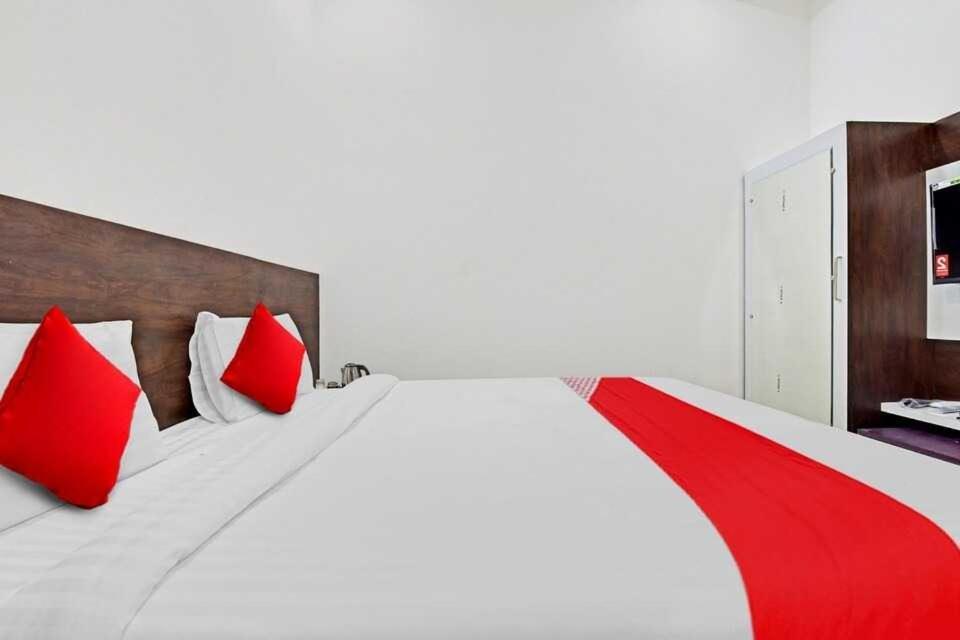 Collection O 83988 Clear Sky Hotel 3*