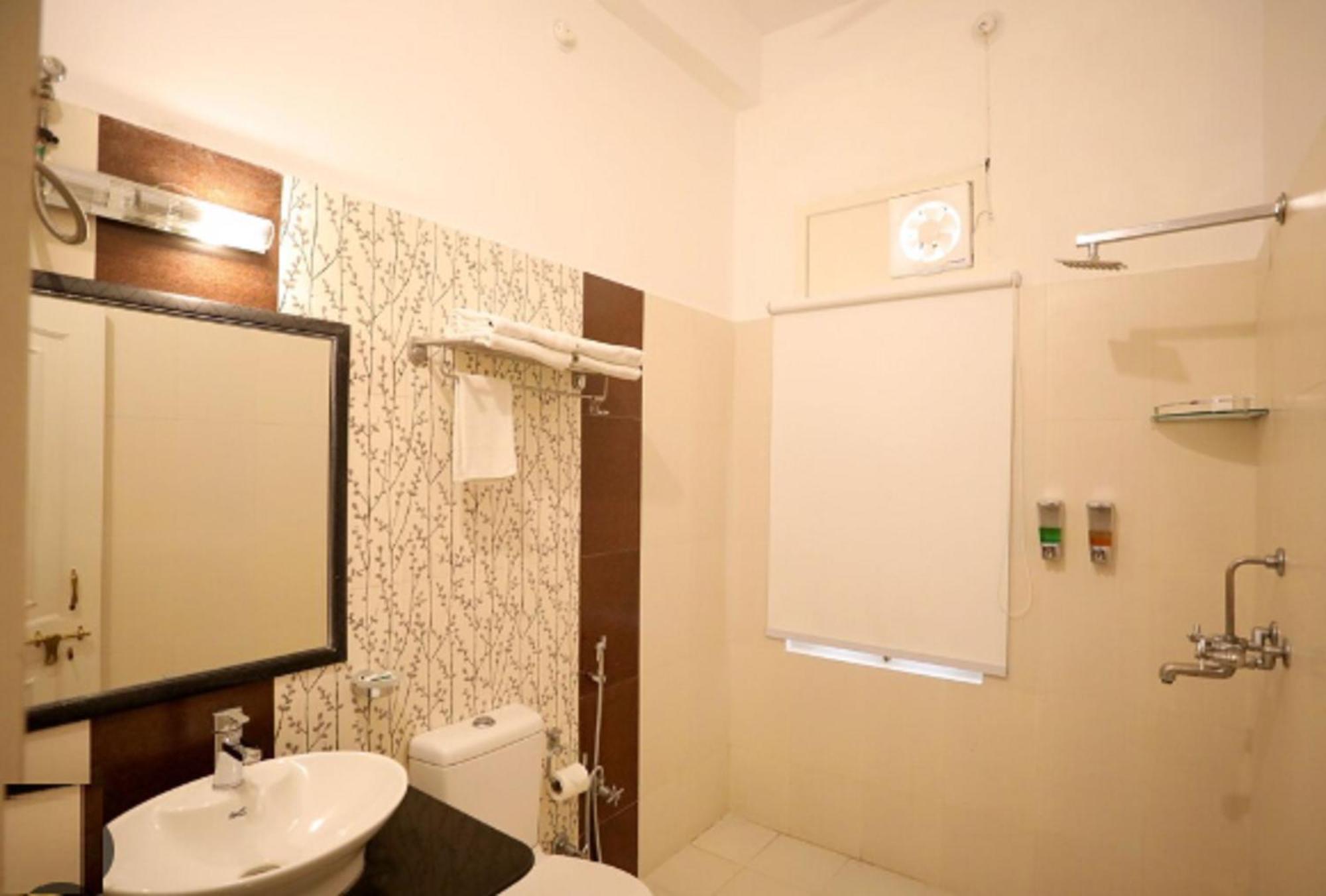 Hotel Sterling Jaisinghgarh Udaipur
