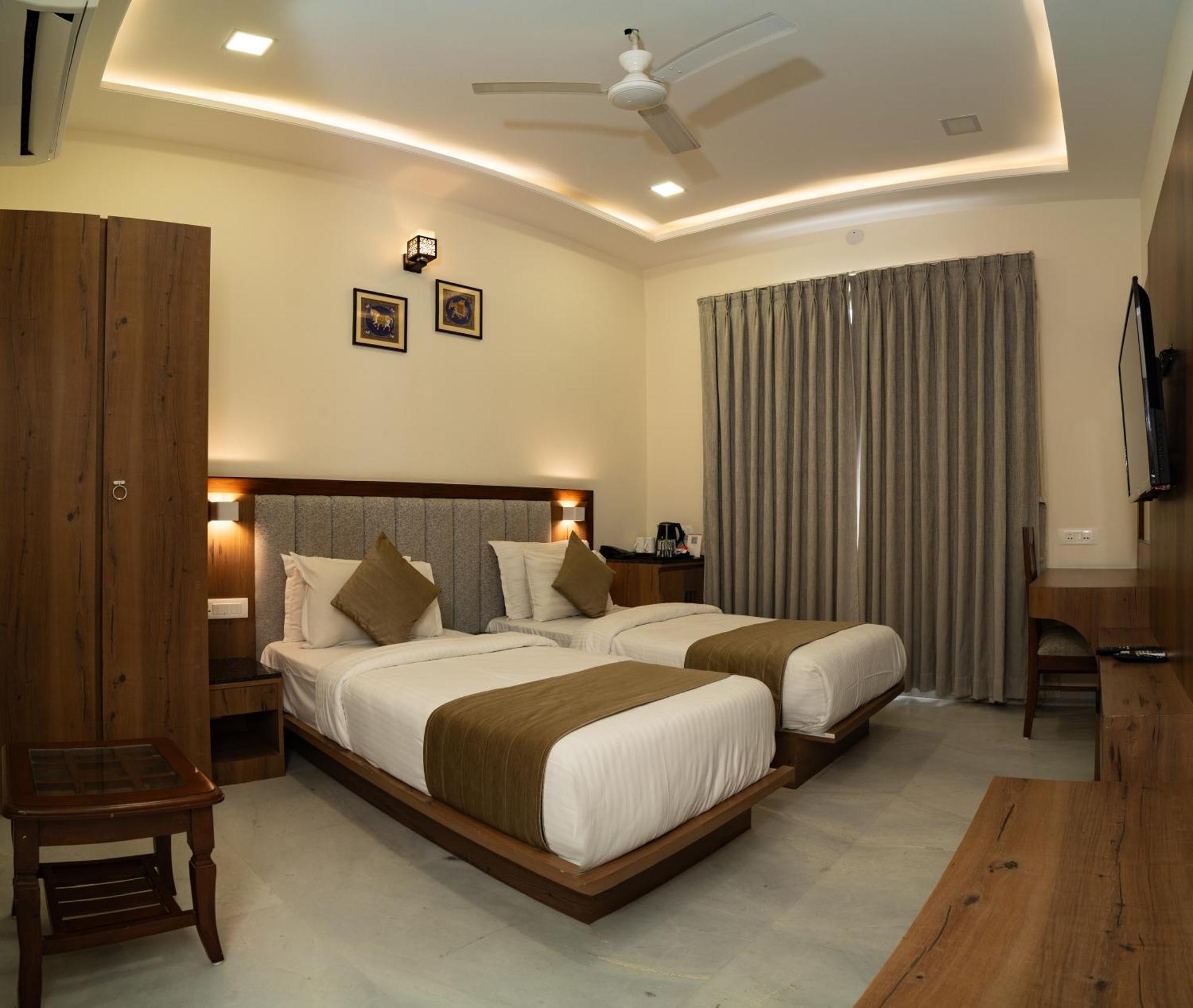 Hotel Rabbit Ratnam -by