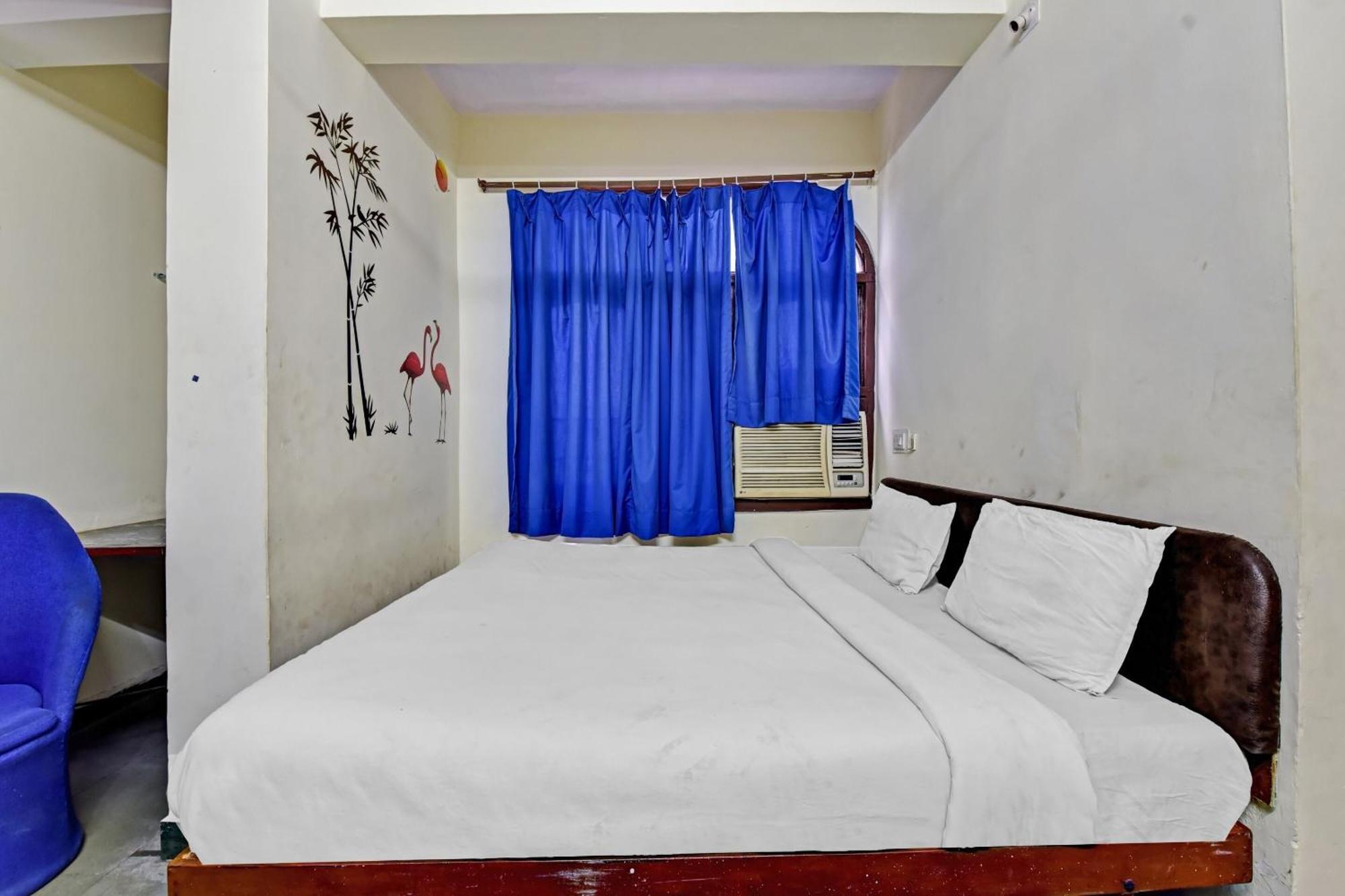 O Ashirwad Hotel