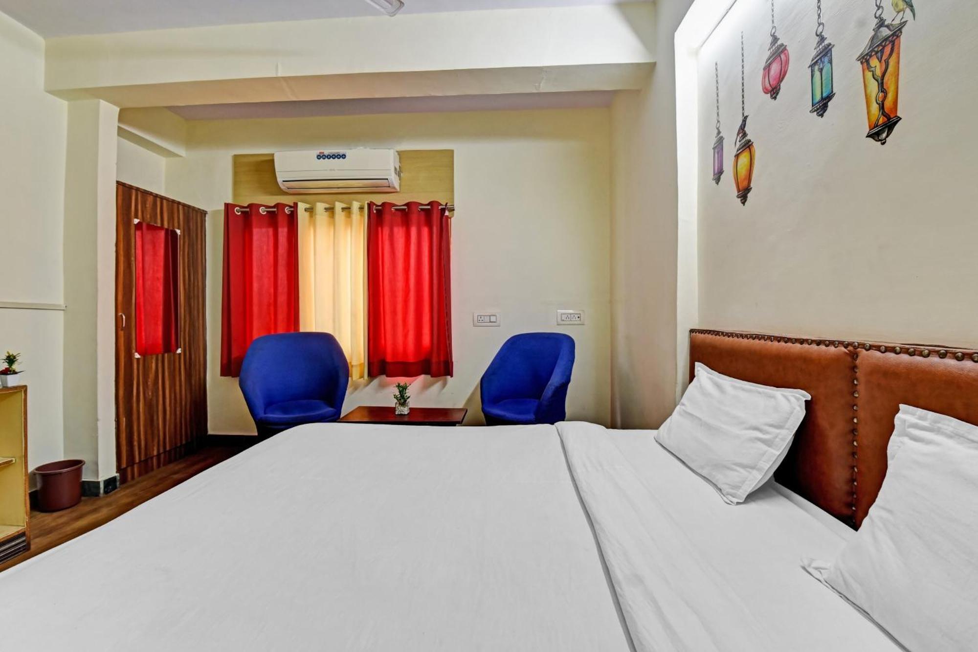 O Ashirwad Hotel 4*