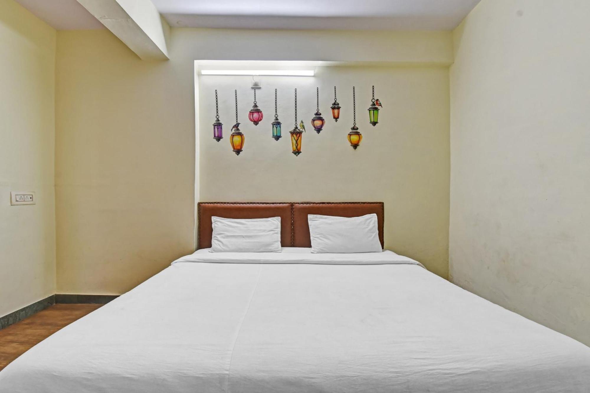 O Ashirwad Hotel