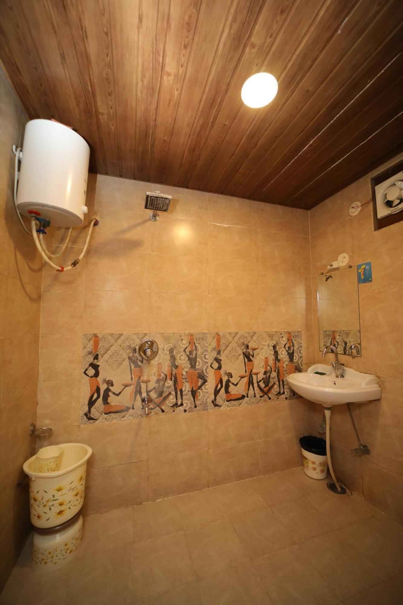 Hotel Damanis *