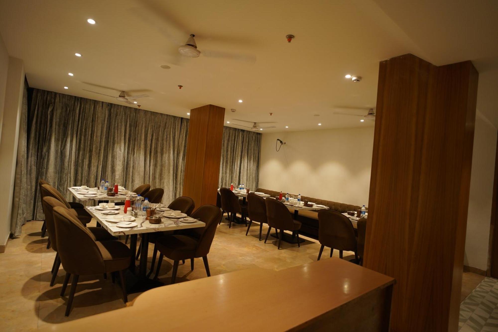 Mumbai House Express Udaipur