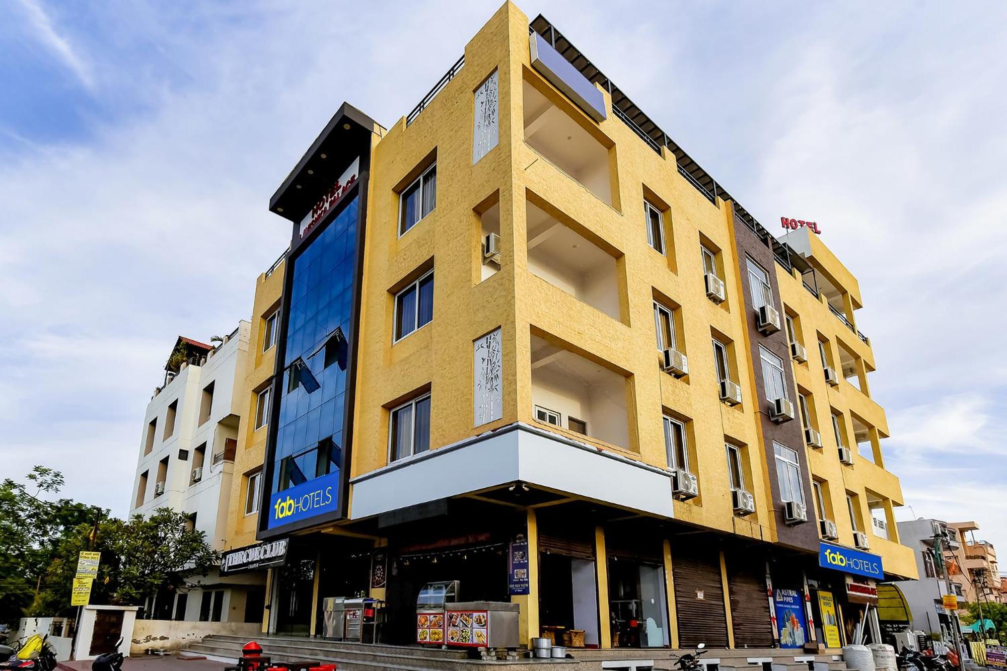 Hotel Fabhotel Lavishka Palace