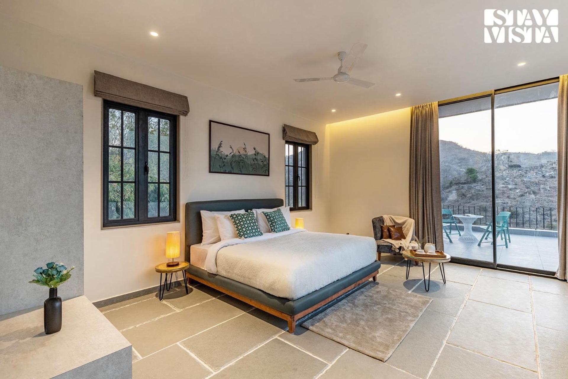 Villa Stayvista's Ikebana - Living By The Forest Edge - Mountain-view With Infinity Pool, Lawn, & Indoor-outdoor Games