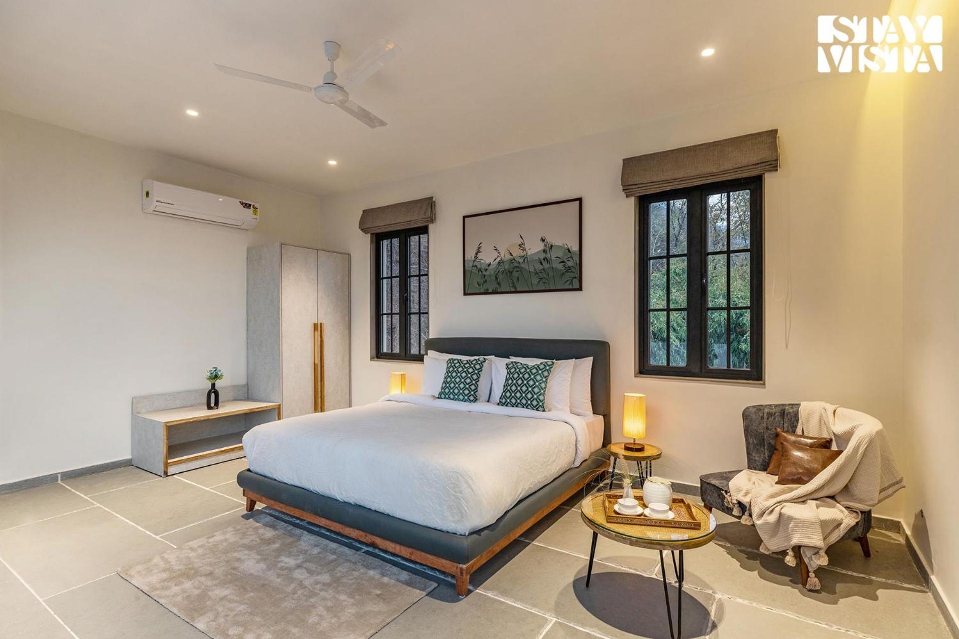 Stayvista's Ikebana - Living By The Forest Edge - Mountain-view With Infinity Pool, Lawn, & Indoor-outdoor Games Villa Udaipur
