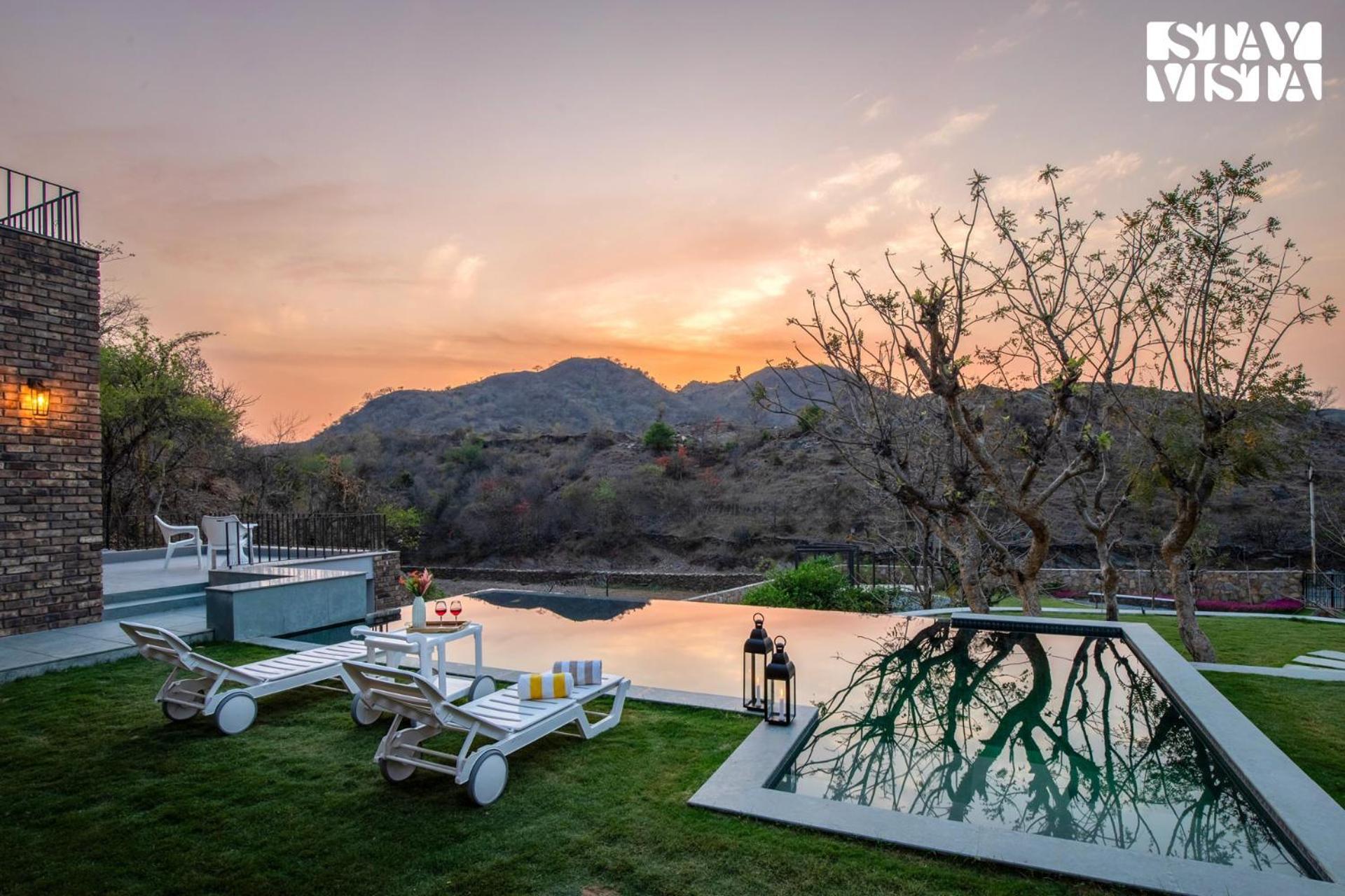 Stayvista's Ikebana - Living By The Forest Edge - Mountain-view With Infinity Pool, Lawn, & Indoor-outdoor Games Udaipur