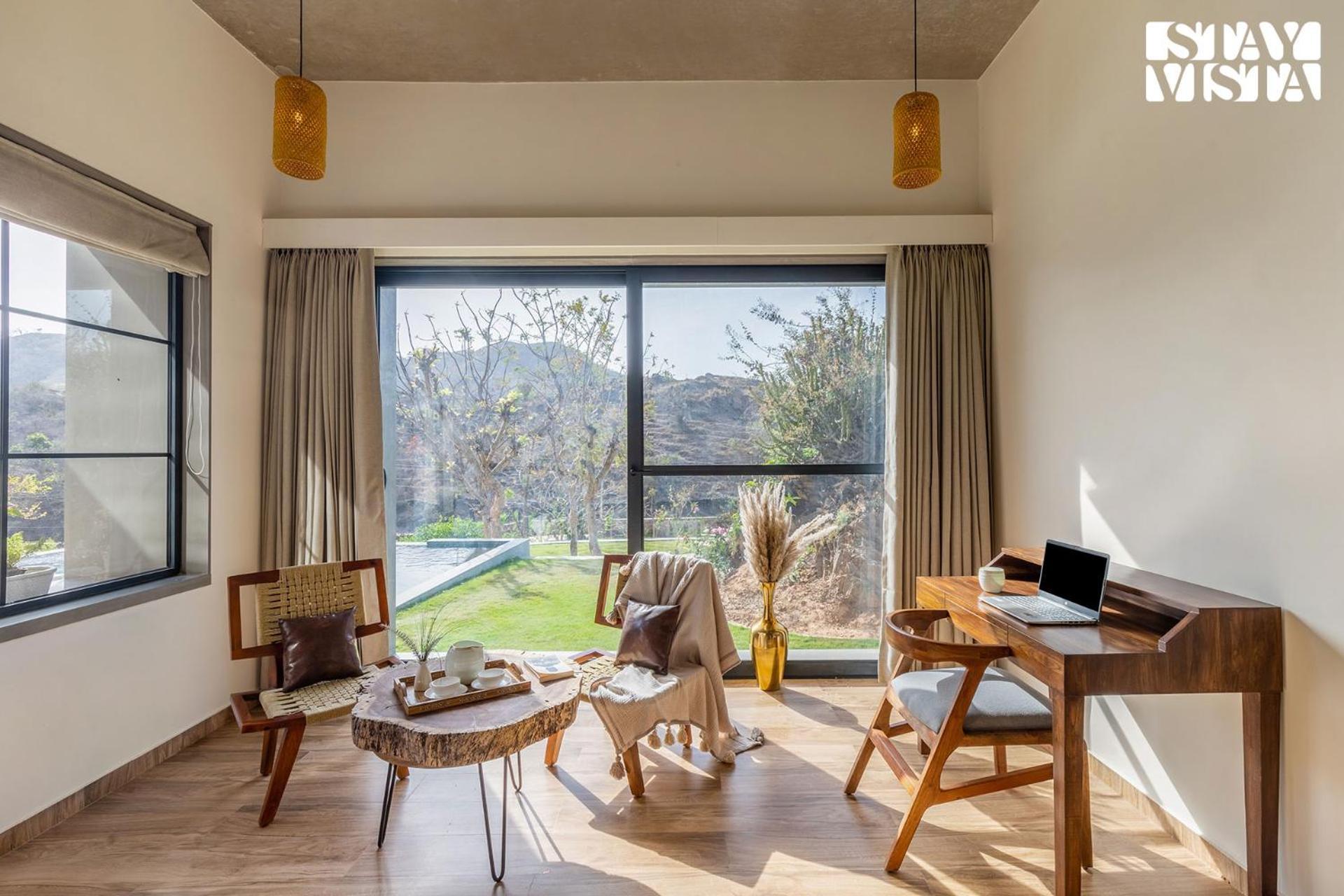 Villa Stayvista's Ikebana - Living By The Forest Edge - Mountain-view With Infinity Pool, Lawn, & Indoor-outdoor Games *
