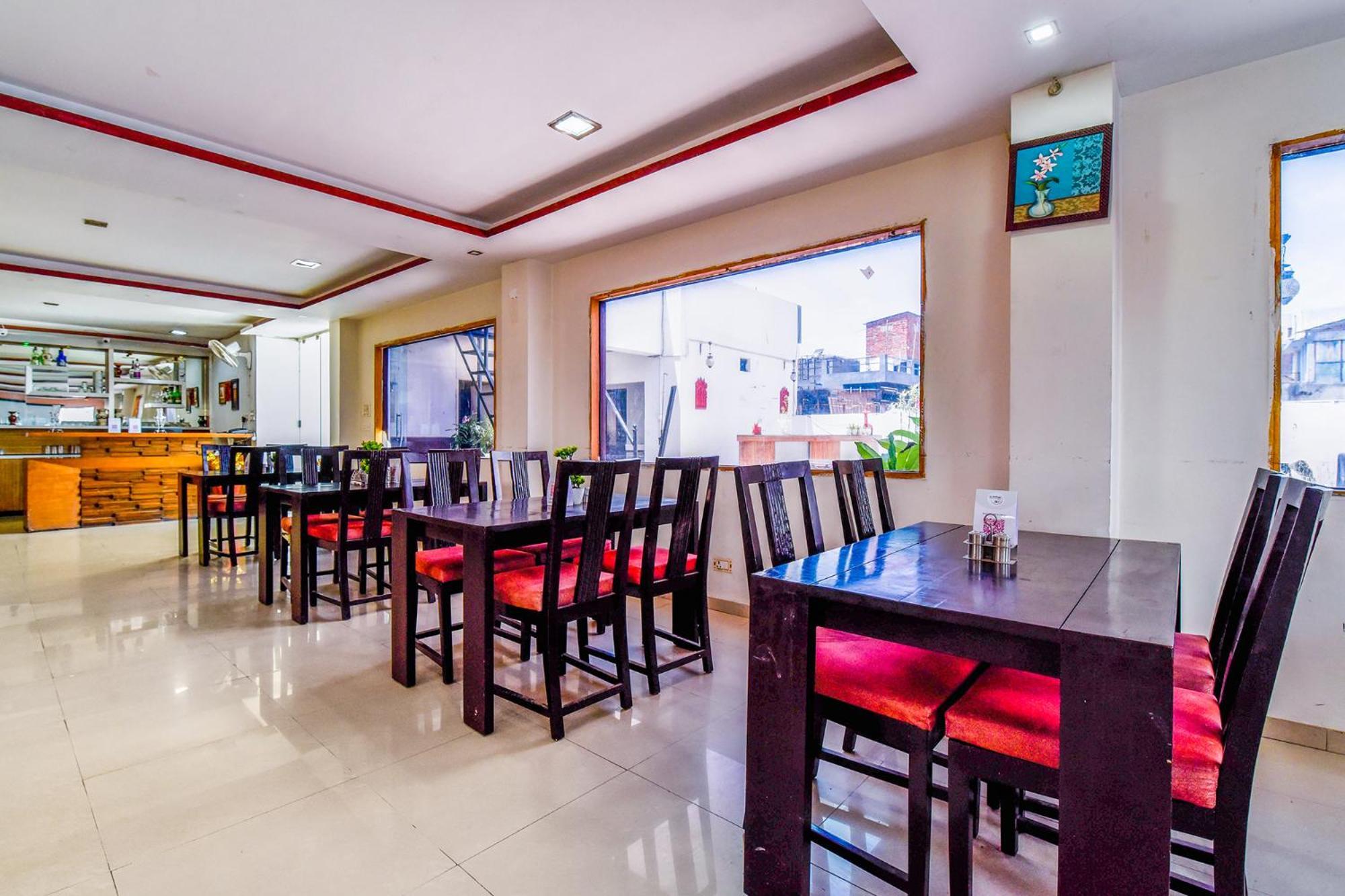 Hotel Fabhotel Hadi Rani