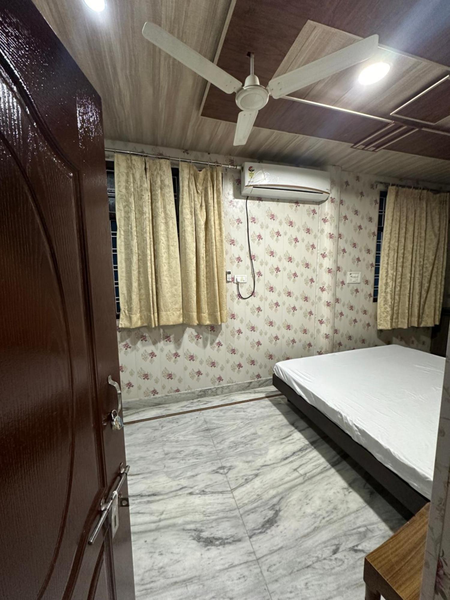 Gunjan Homestay *