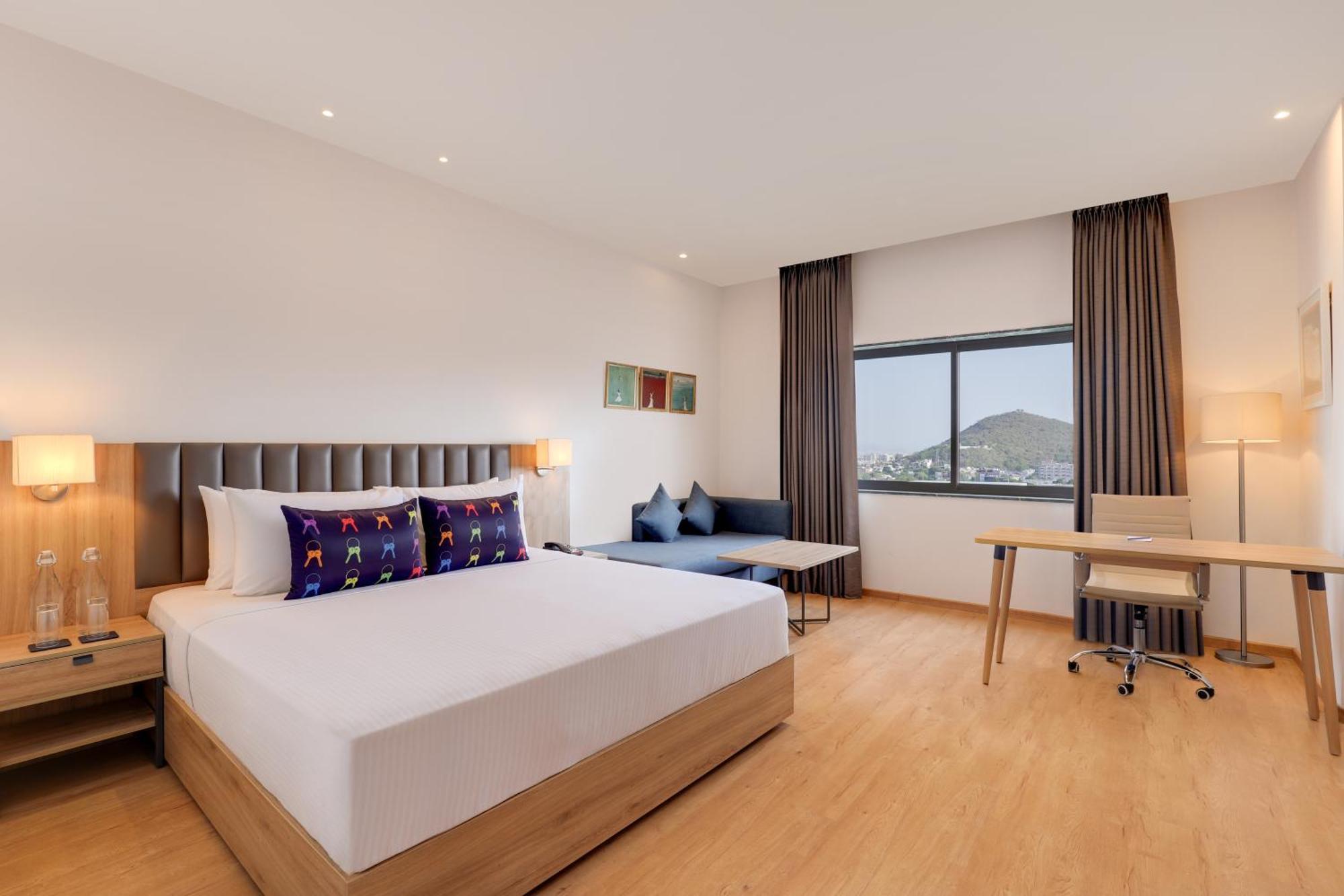 Keys Lite By Lemon Tree Hotels, Urban Square,