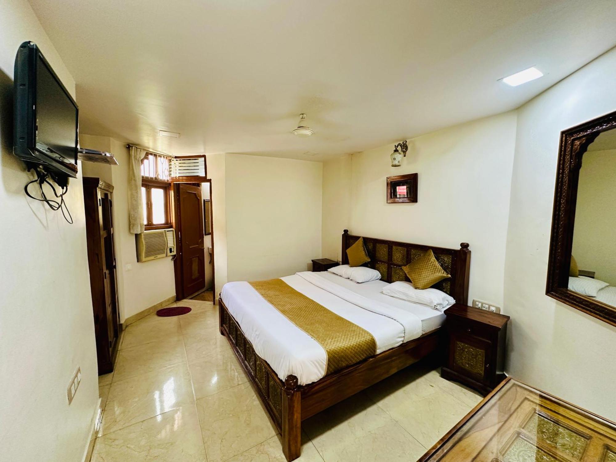 Empire Palace Hotel 3* Udaipur