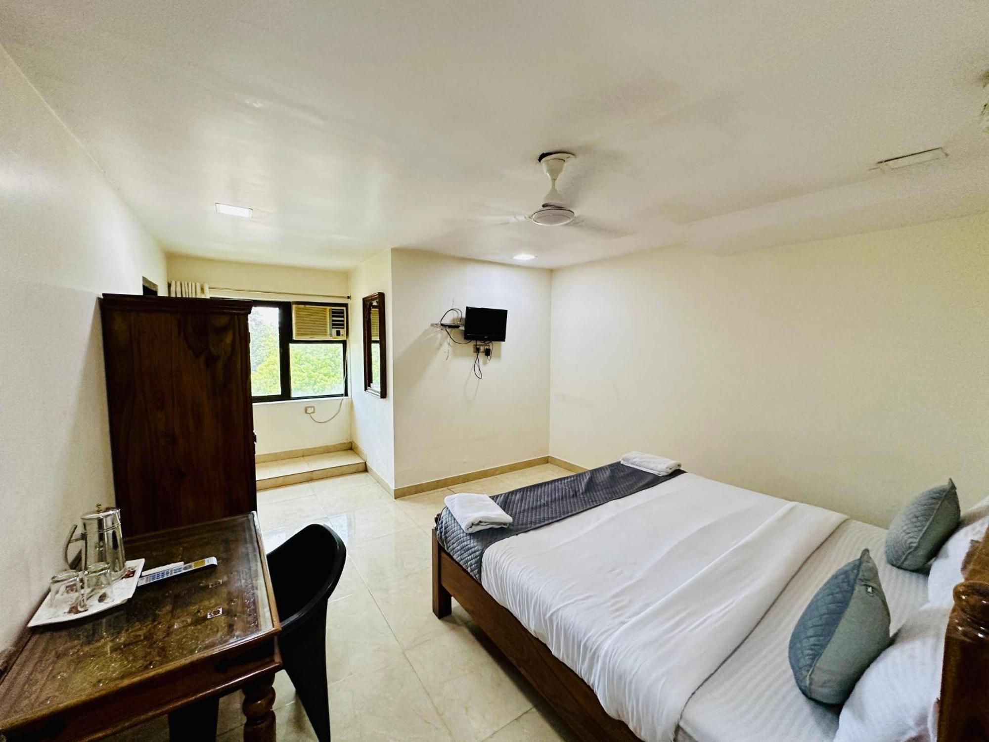 Empire Palace Hotel 3*
