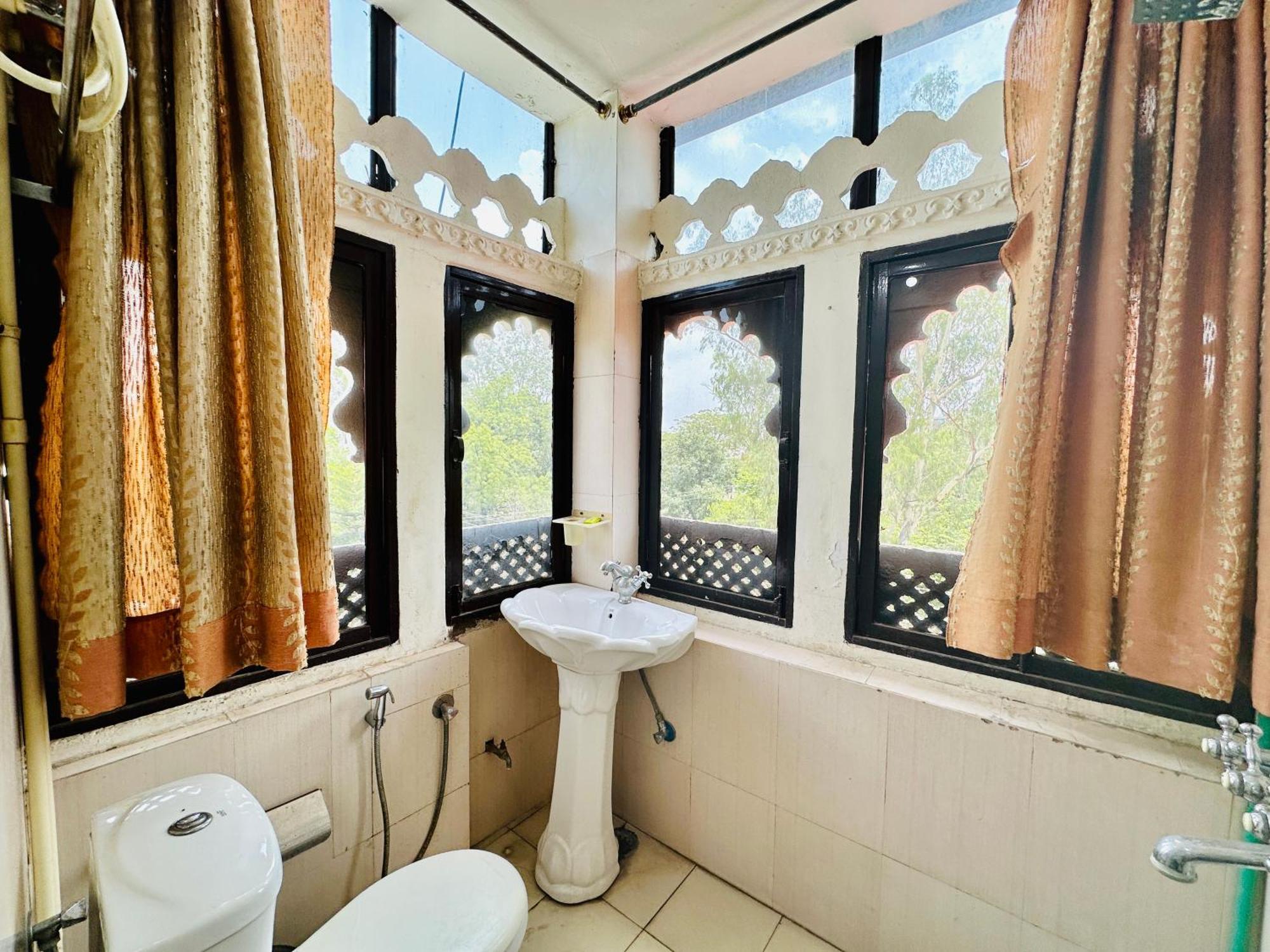 Empire Palace Hotel Udaipur