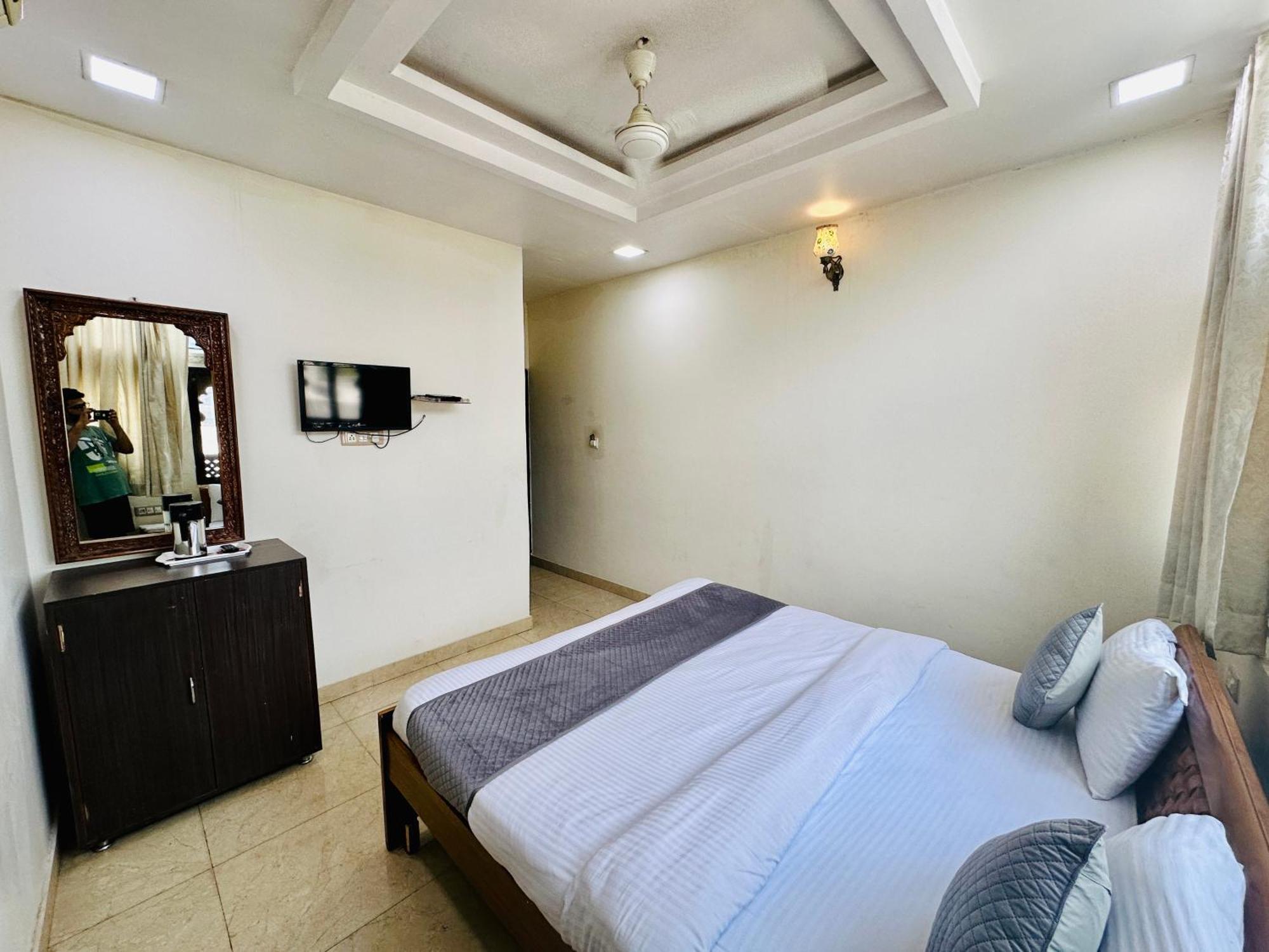 Empire Palace Hotel 3*
