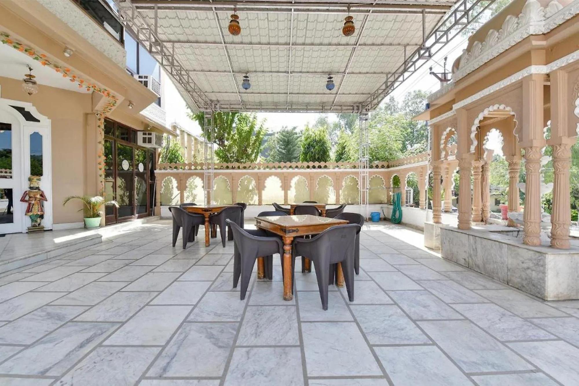 Empire Palace Hotel 3* Udaipur