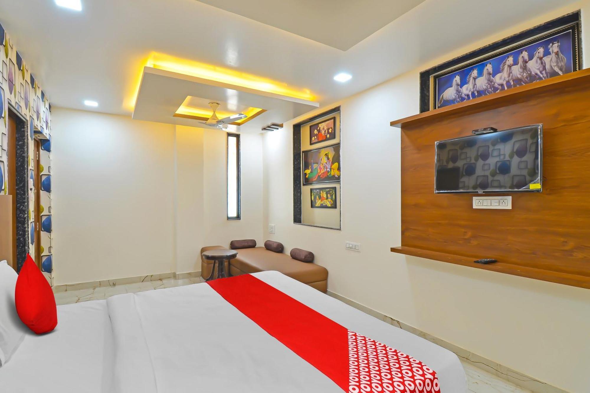 Hotel O Akriti