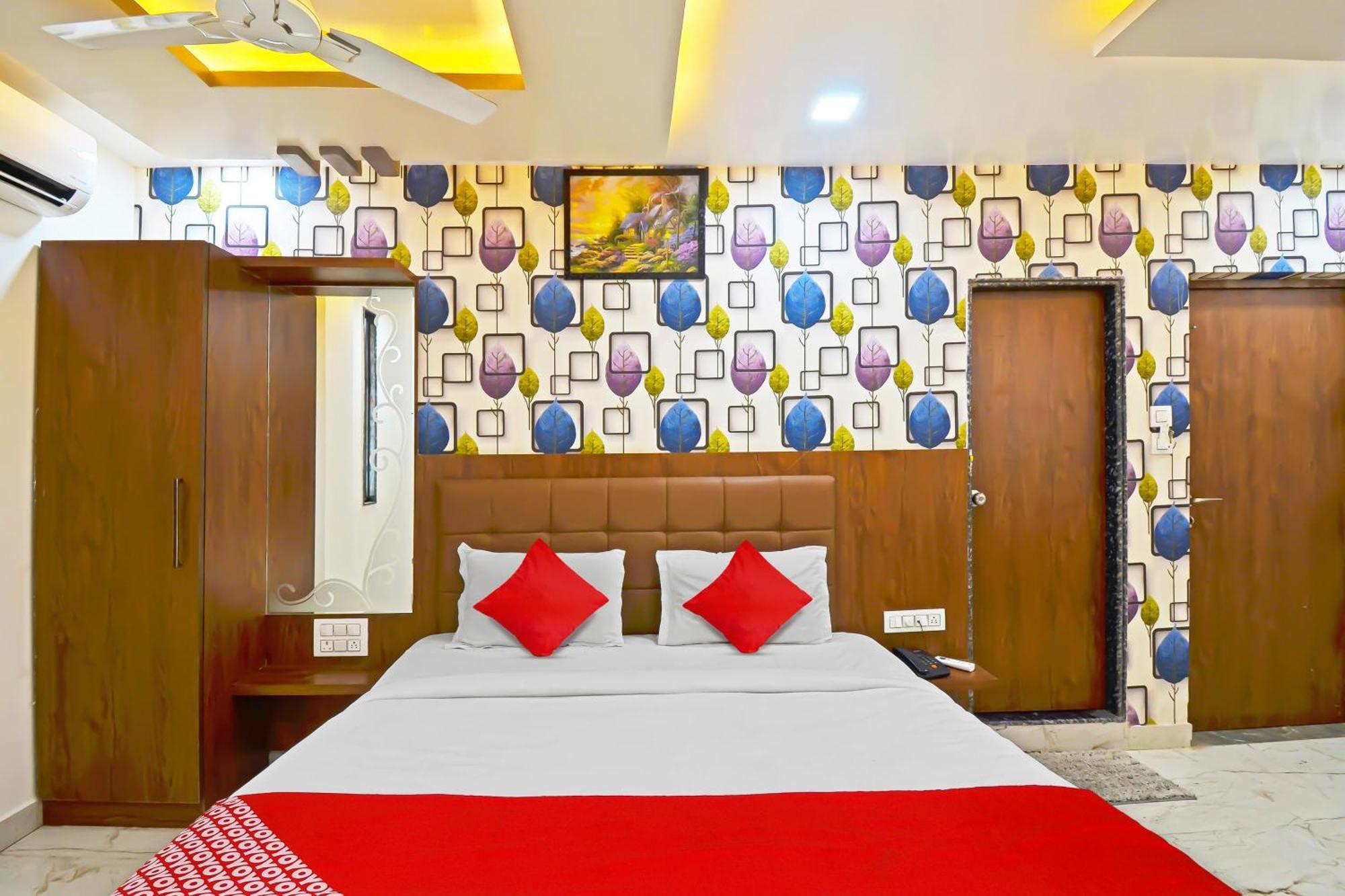 Hotel O Akriti 3*