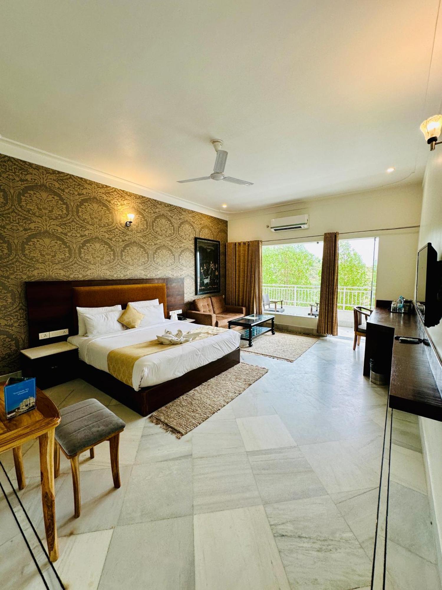 Mewar Palace And Spa 4*