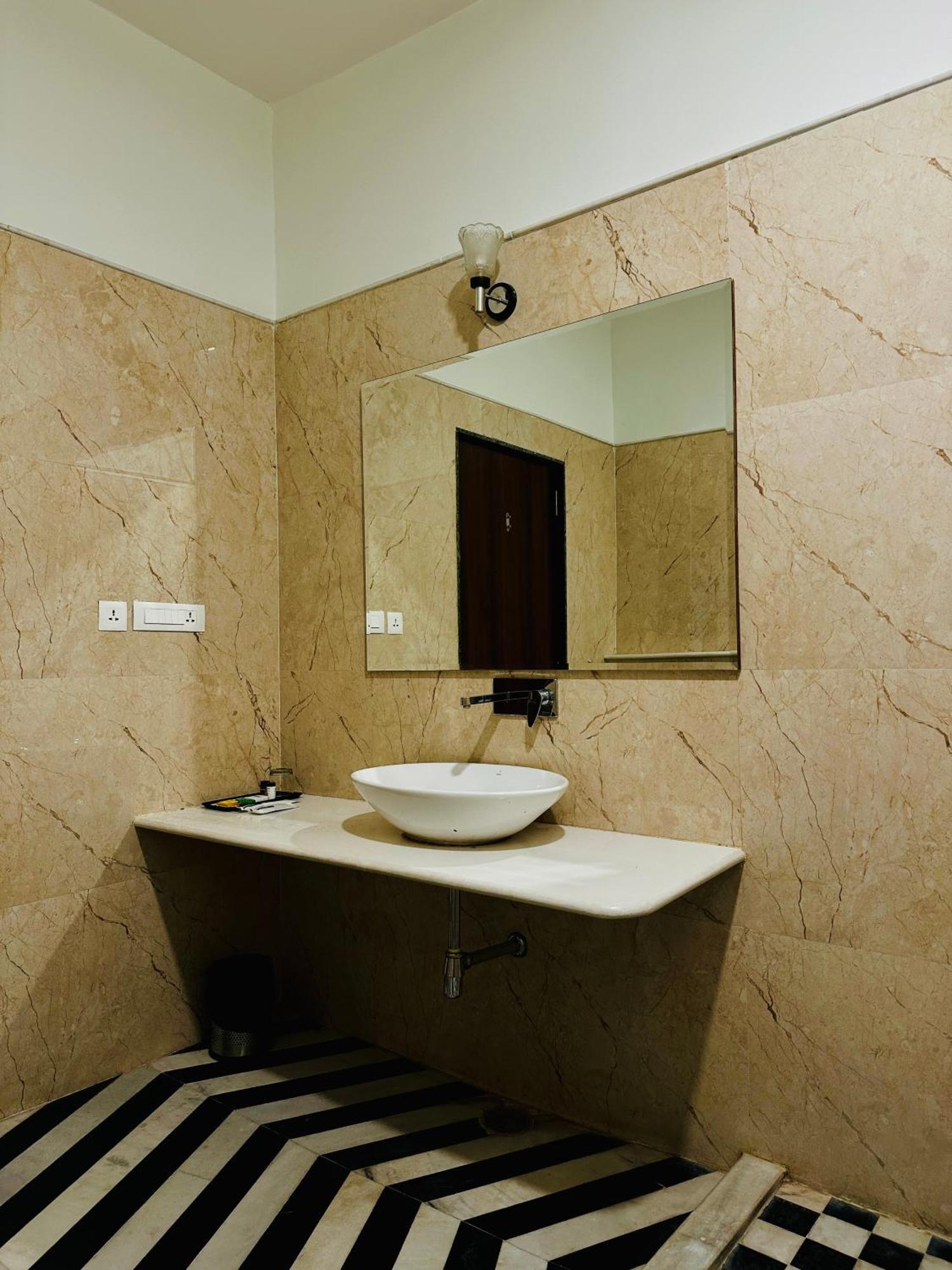 Hotel Mewar Palace And Spa 4*