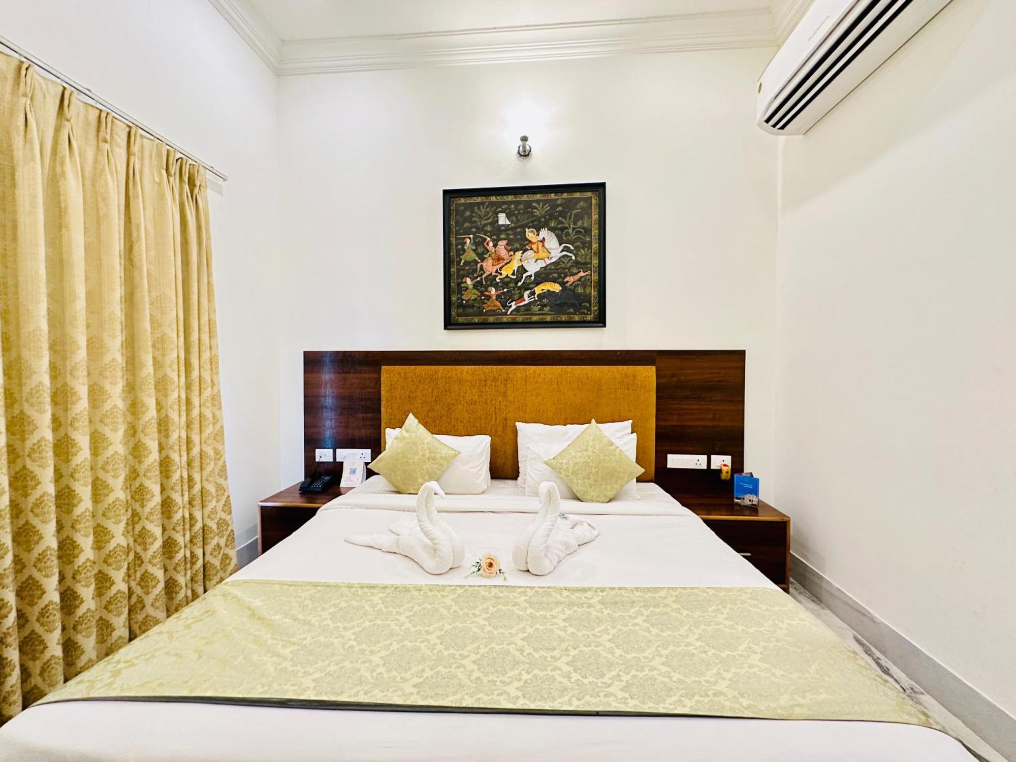 Hotel Mewar Palace And Spa Udaipur