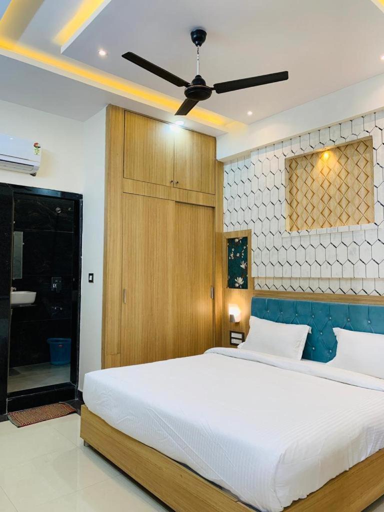 Abhinandan Palace Hotel