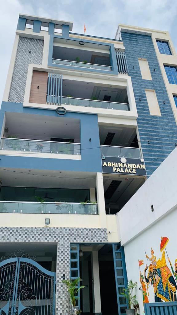 Abhinandan Palace *