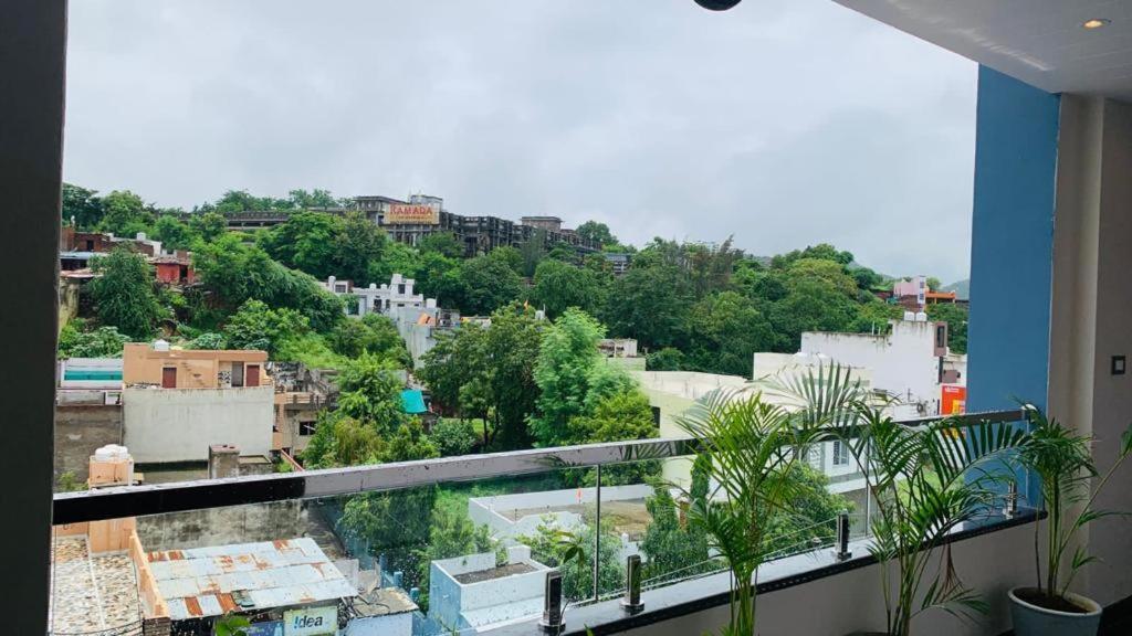 Abhinandan Palace