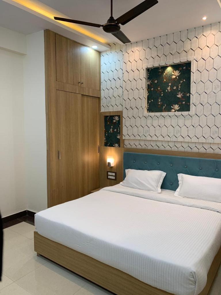 Abhinandan Palace Hotel