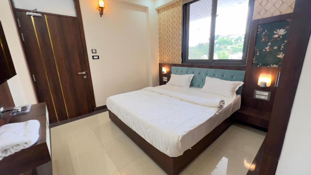 Abhinandan Palace Hotel Udaipur