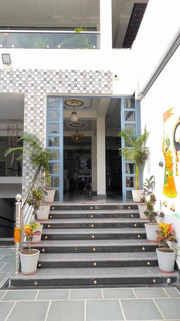 Abhinandan Palace Hotel Udaipur