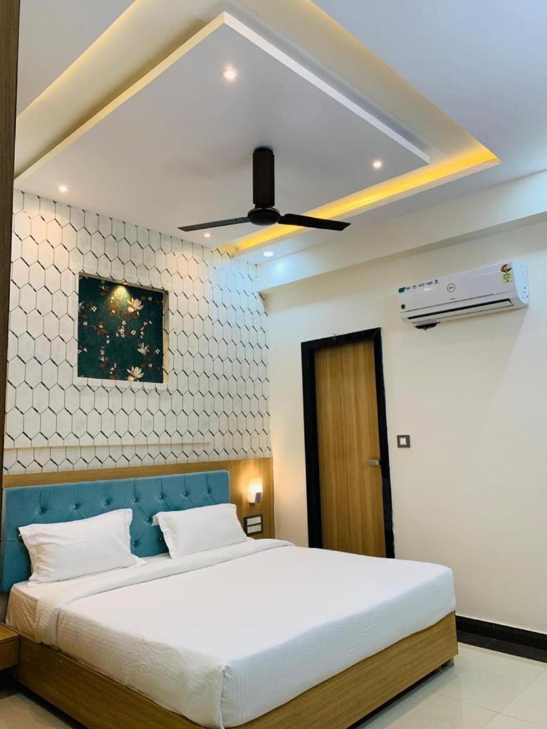 Abhinandan Palace Hotel
