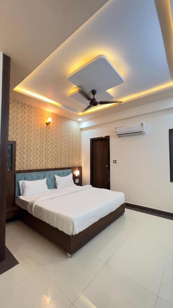 Abhinandan Palace Hotel Udaipur