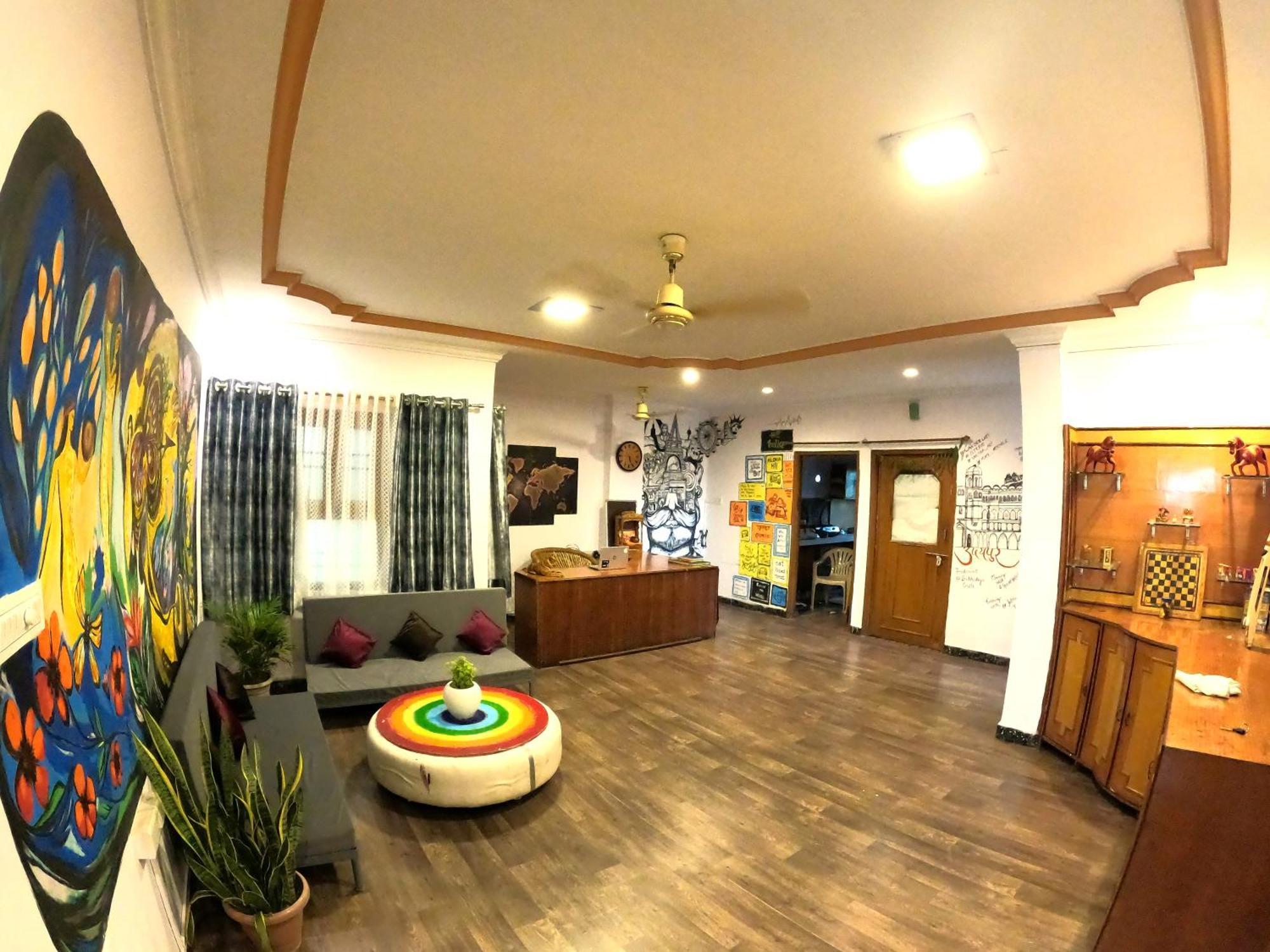 Hostel Nomadic *