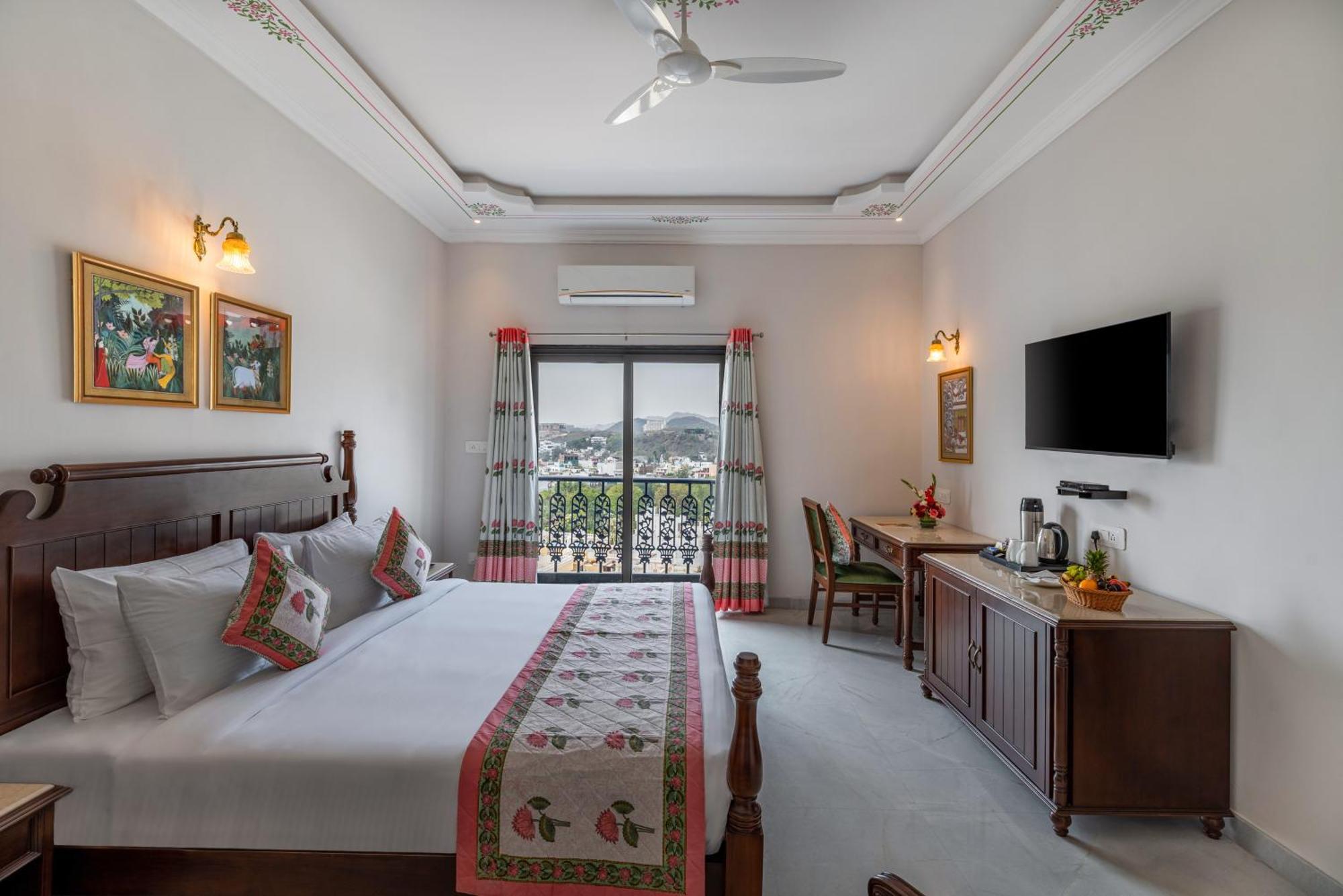Maan By Stone Wood Premier Hotel
