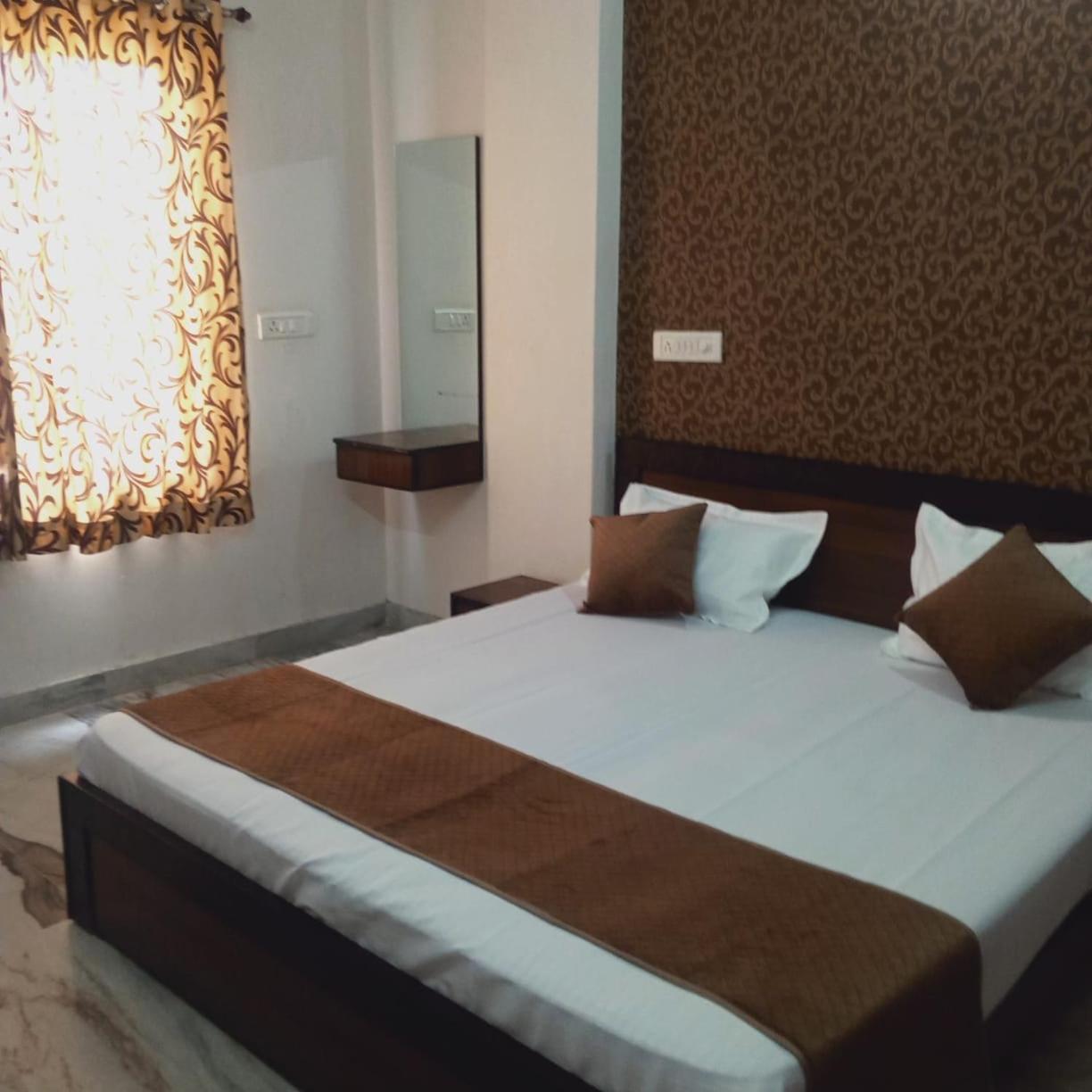 Shanti Palace 2*