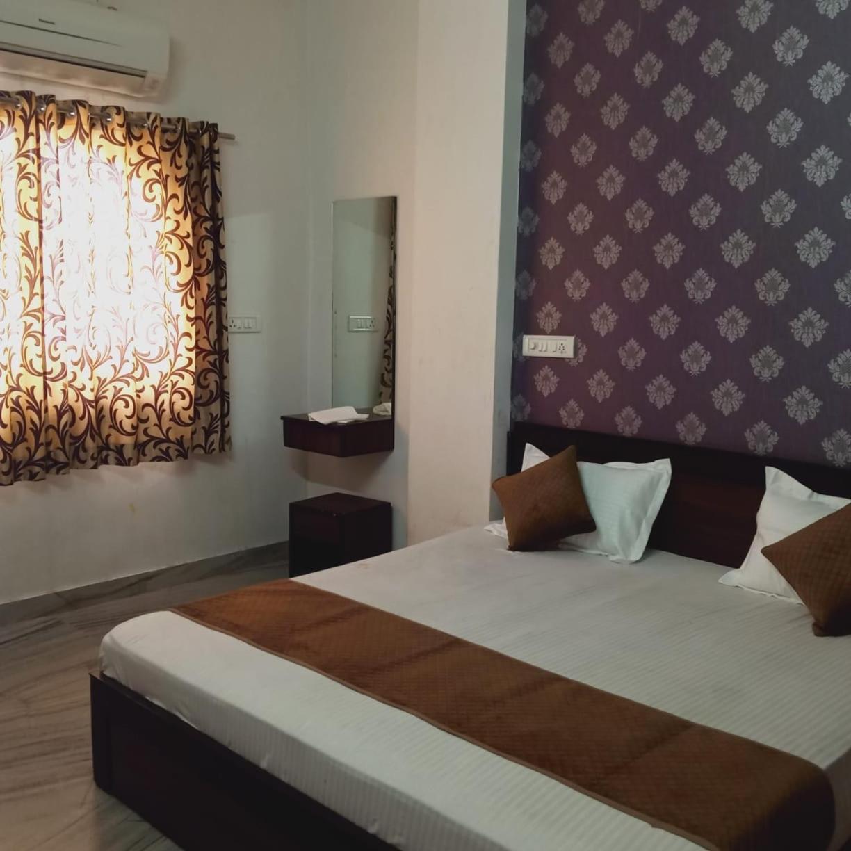 Hotel Shanti Palace Udaipur