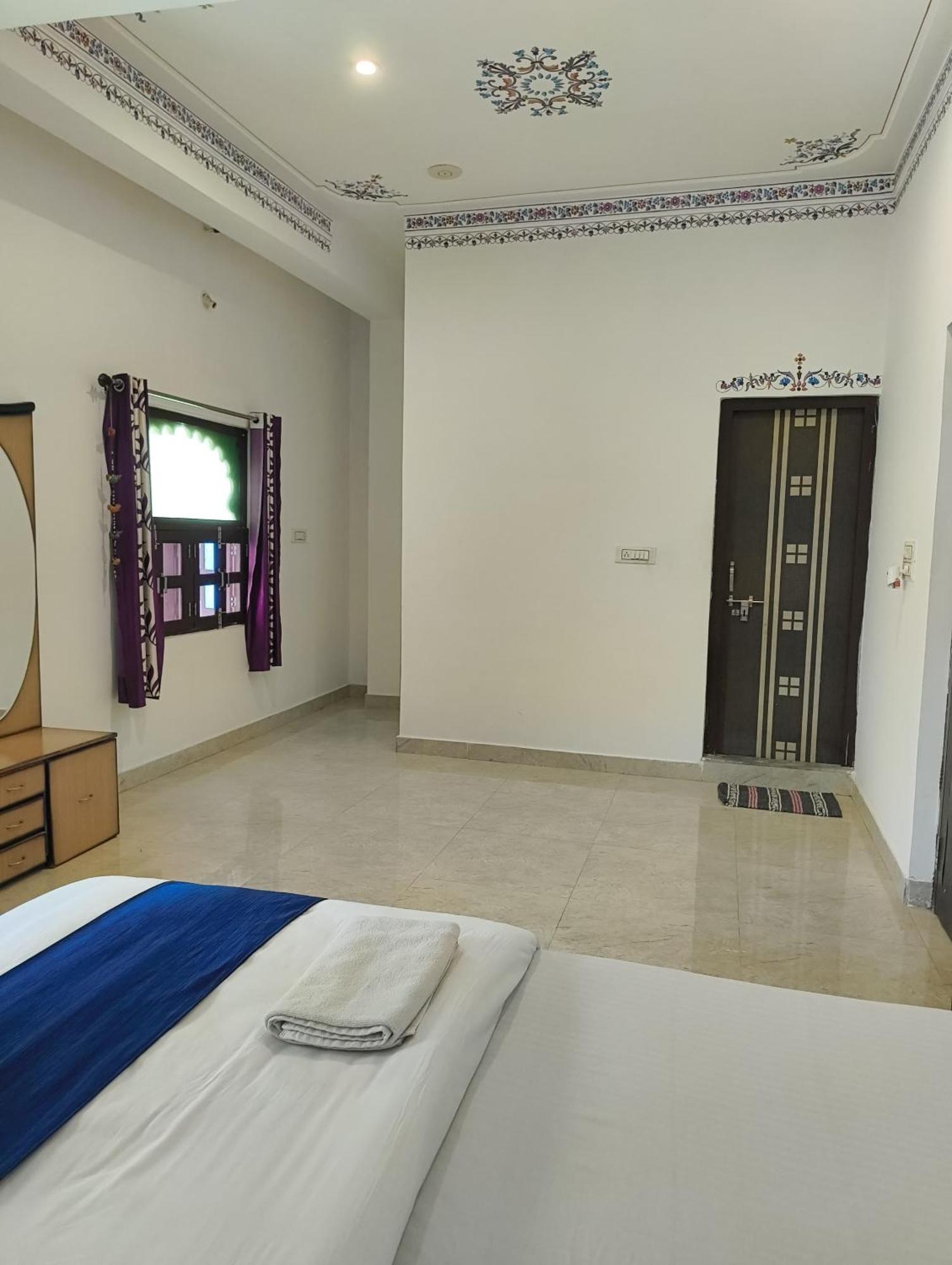 Rising Shemesh Guest house Udaipur